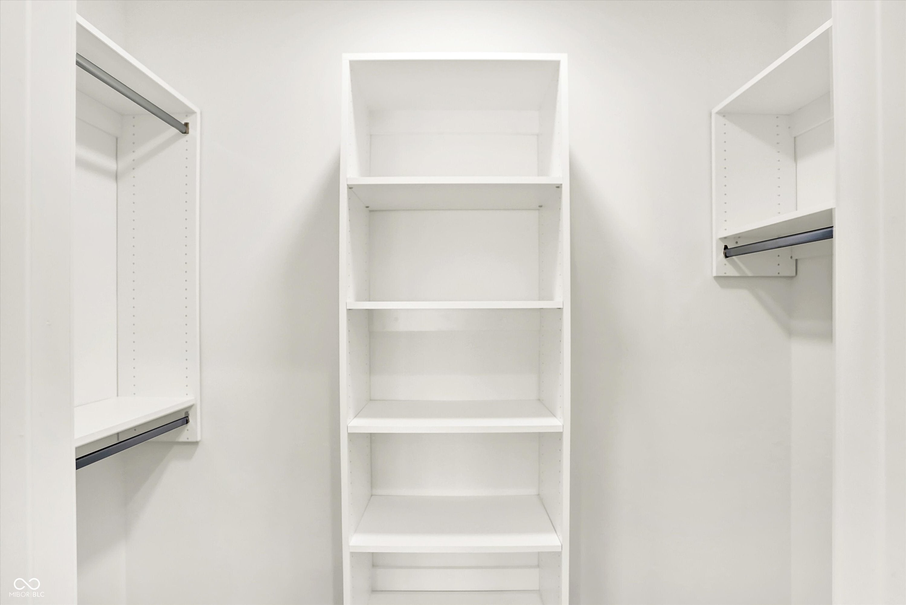 Zionsville, Indiana, 46077, United States, 4 Bedrooms Bedrooms, ,4 BathroomsBathrooms,Residential,Active,2008721