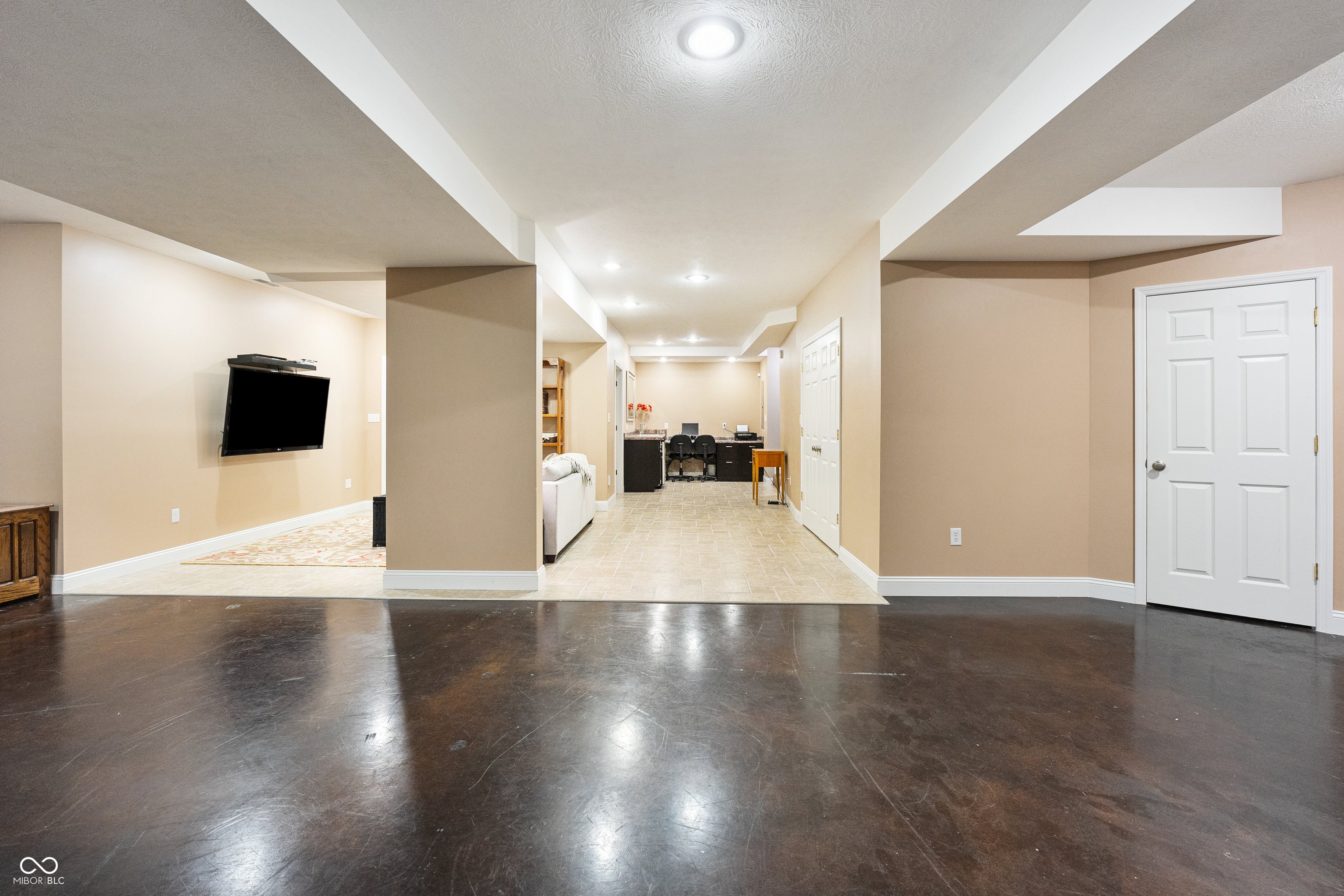 Columbus, Indiana, 47201, United States, 3 Bedrooms Bedrooms, ,3 BathroomsBathrooms,Residential,Active,1971810