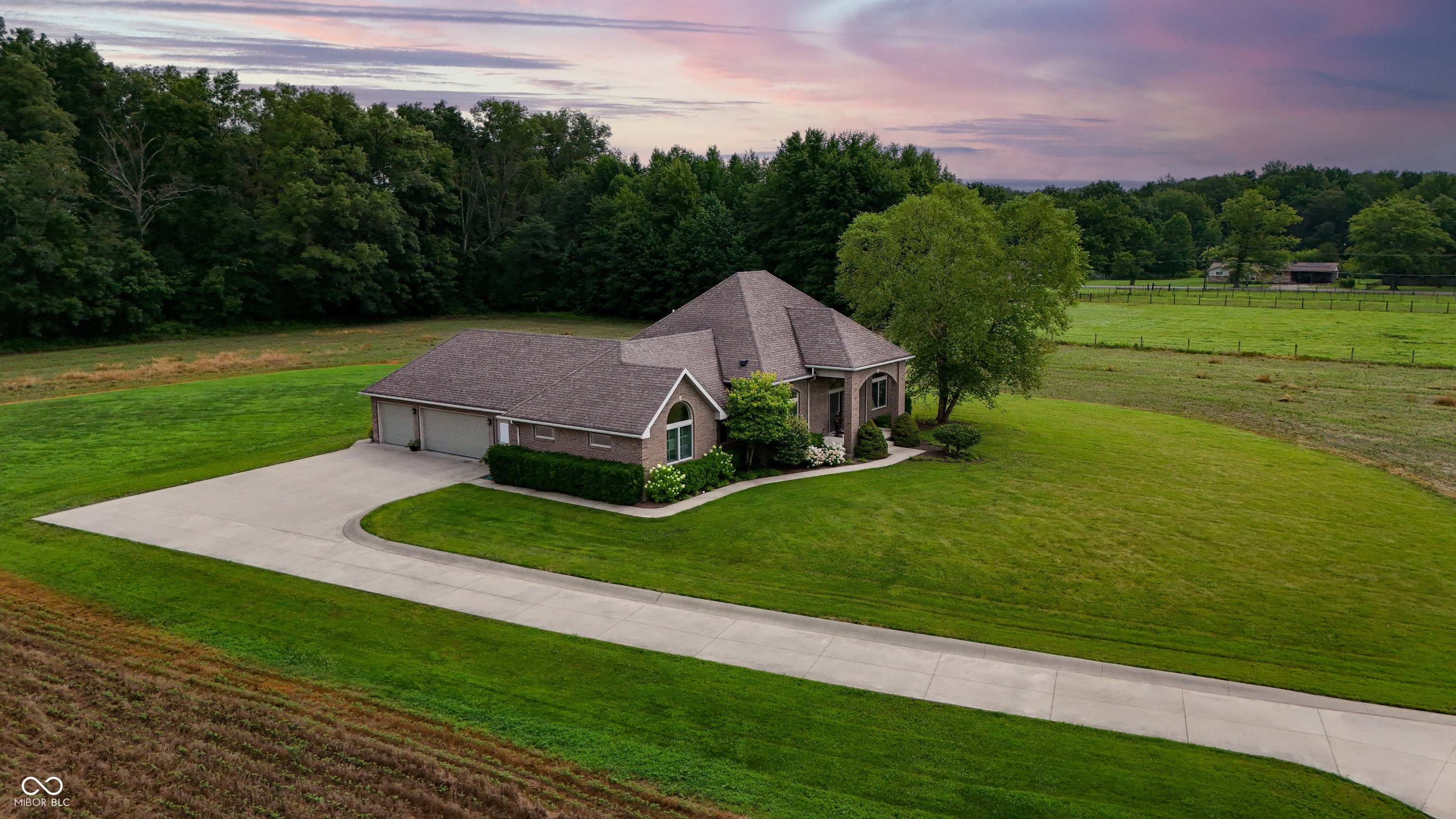 Columbus, Indiana, 47201, United States, 3 Bedrooms Bedrooms, ,3 BathroomsBathrooms,Residential,Active,1971810