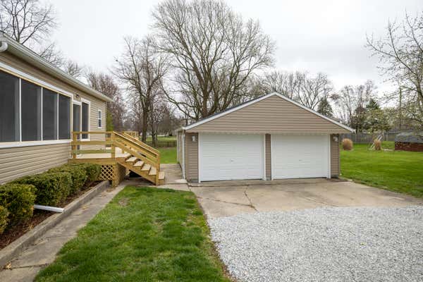 933 N 19TH ST, ELWOOD, IN 46036, photo 2 of 32