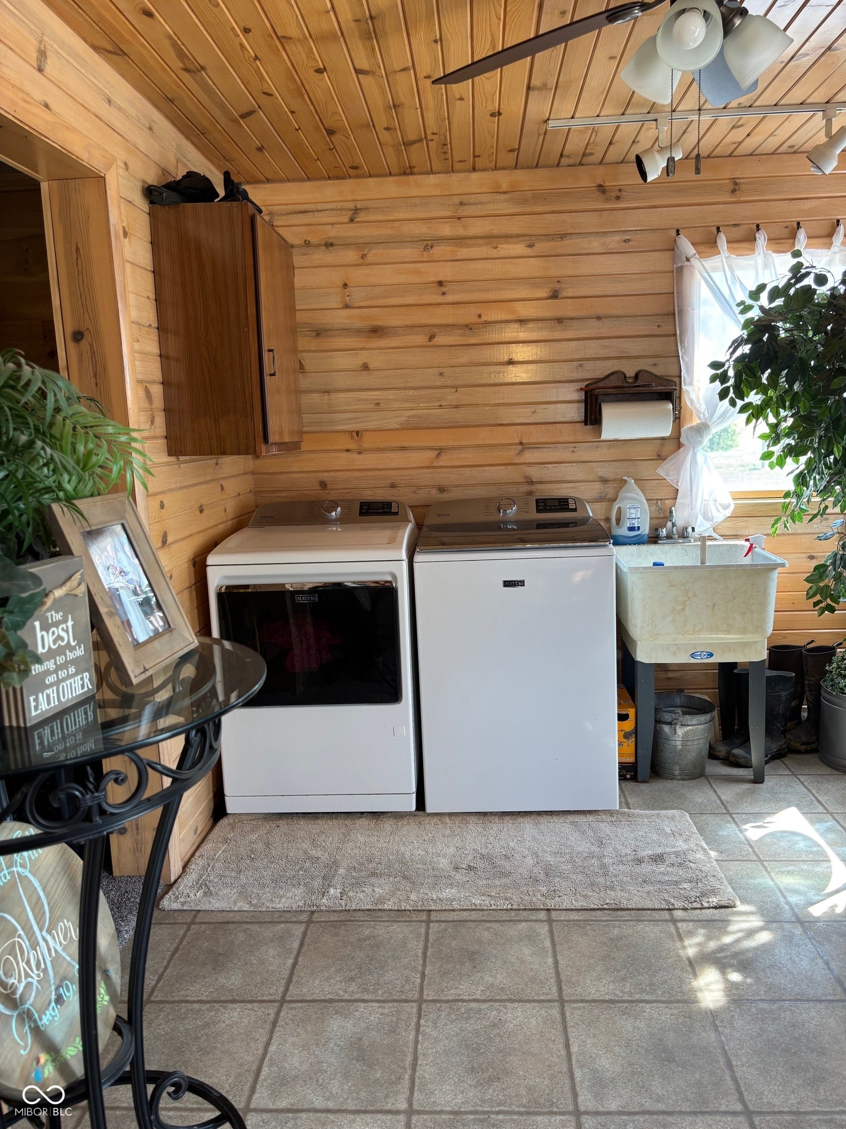 Columbus, Indiana, 47201, United States, 3 Bedrooms Bedrooms, ,2 BathroomsBathrooms,Residential,Active,1954421