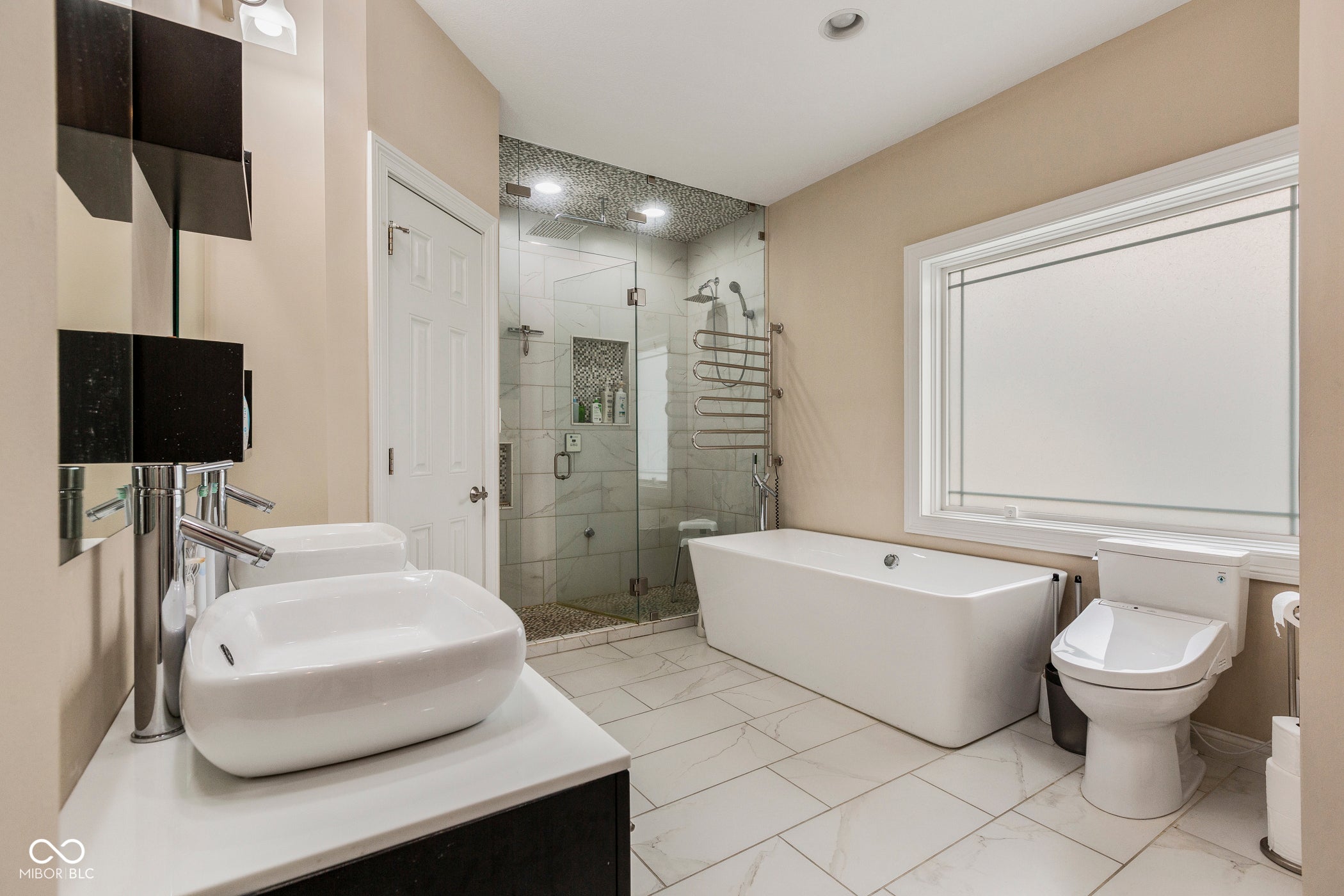 Columbus, Indiana, 47201, United States, ,4 BathroomsBathrooms,Residential,Active,1769806