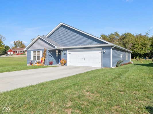 615 W THORNRIDGE WAY, SPENCER, IN 47460 - Image 1