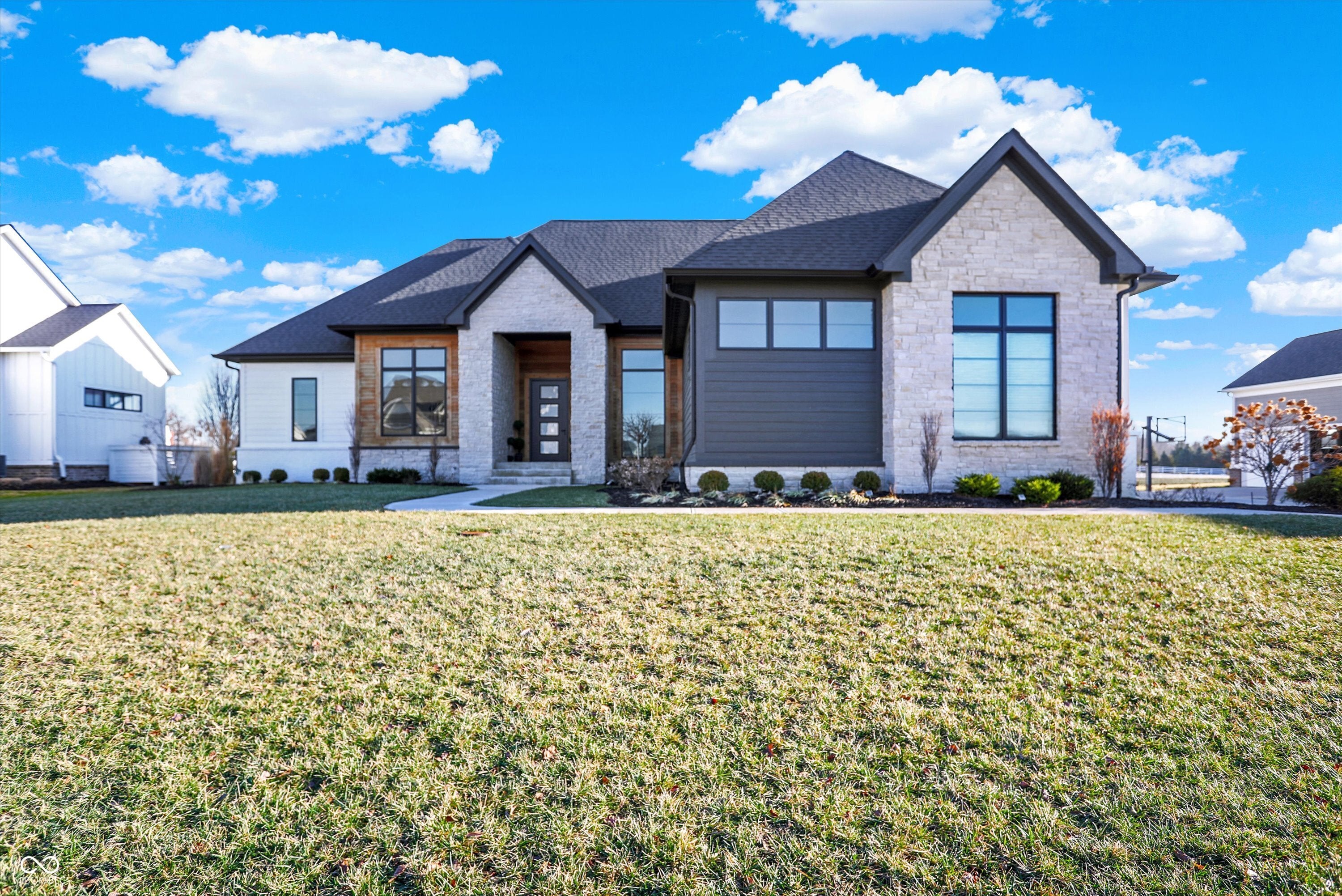 Zionsville, Indiana, 46077, United States, 4 Bedrooms Bedrooms, ,4 BathroomsBathrooms,Residential,Active,2008721