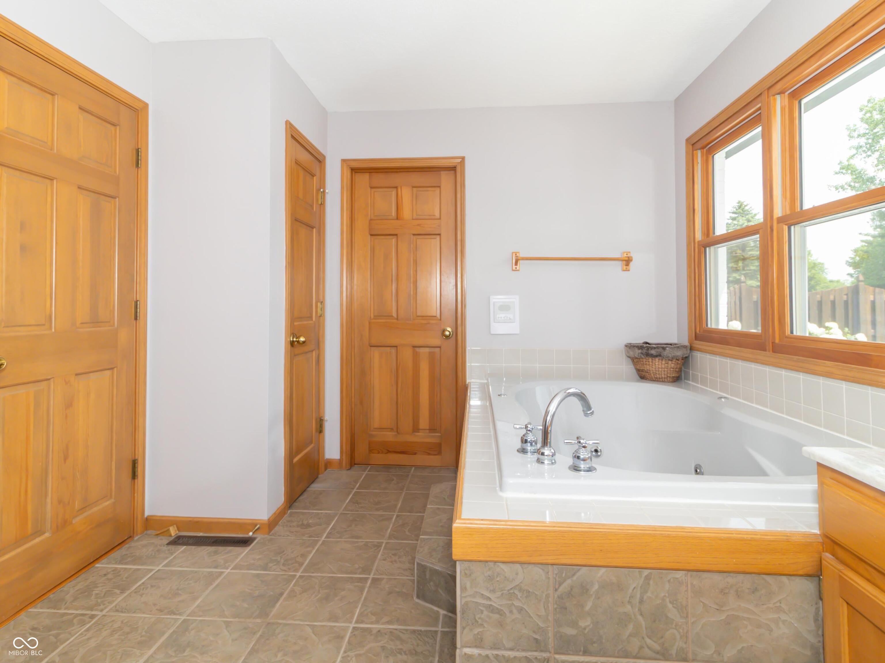 Greenfield, Indiana, 46140, United States, 5 Bedrooms Bedrooms, ,5 BathroomsBathrooms,Residential,Active,1871587