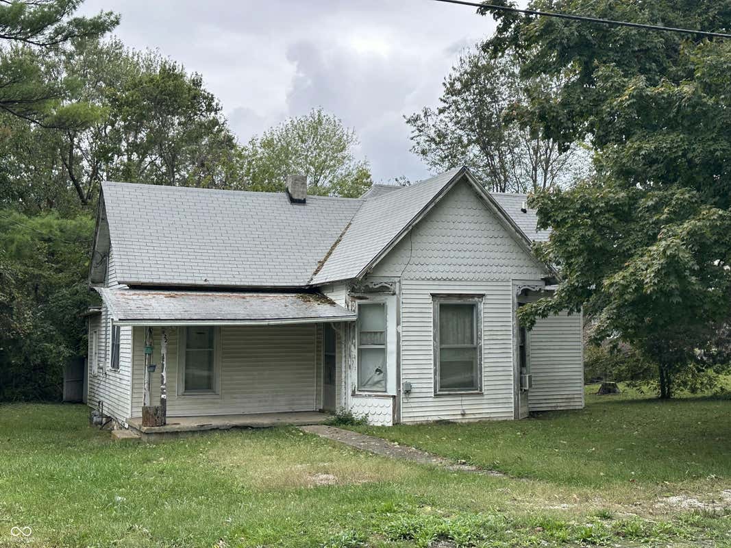 922 N MADISON ST, GREENCASTLE, IN 46135, photo 1 of 11