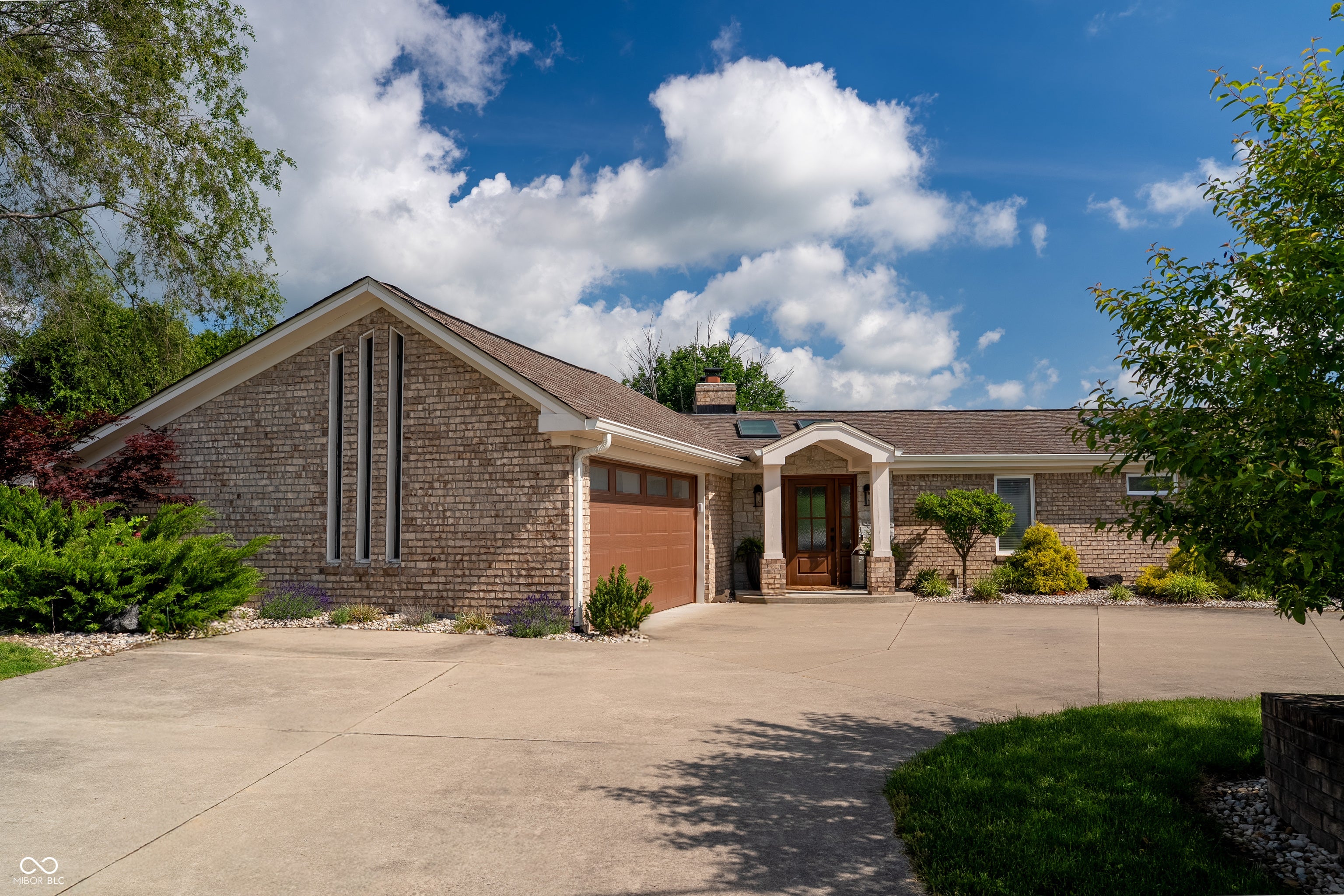 Columbus, Indiana, 47201, United States, 4 Bedrooms Bedrooms, ,3 BathroomsBathrooms,Residential,Active,1748715