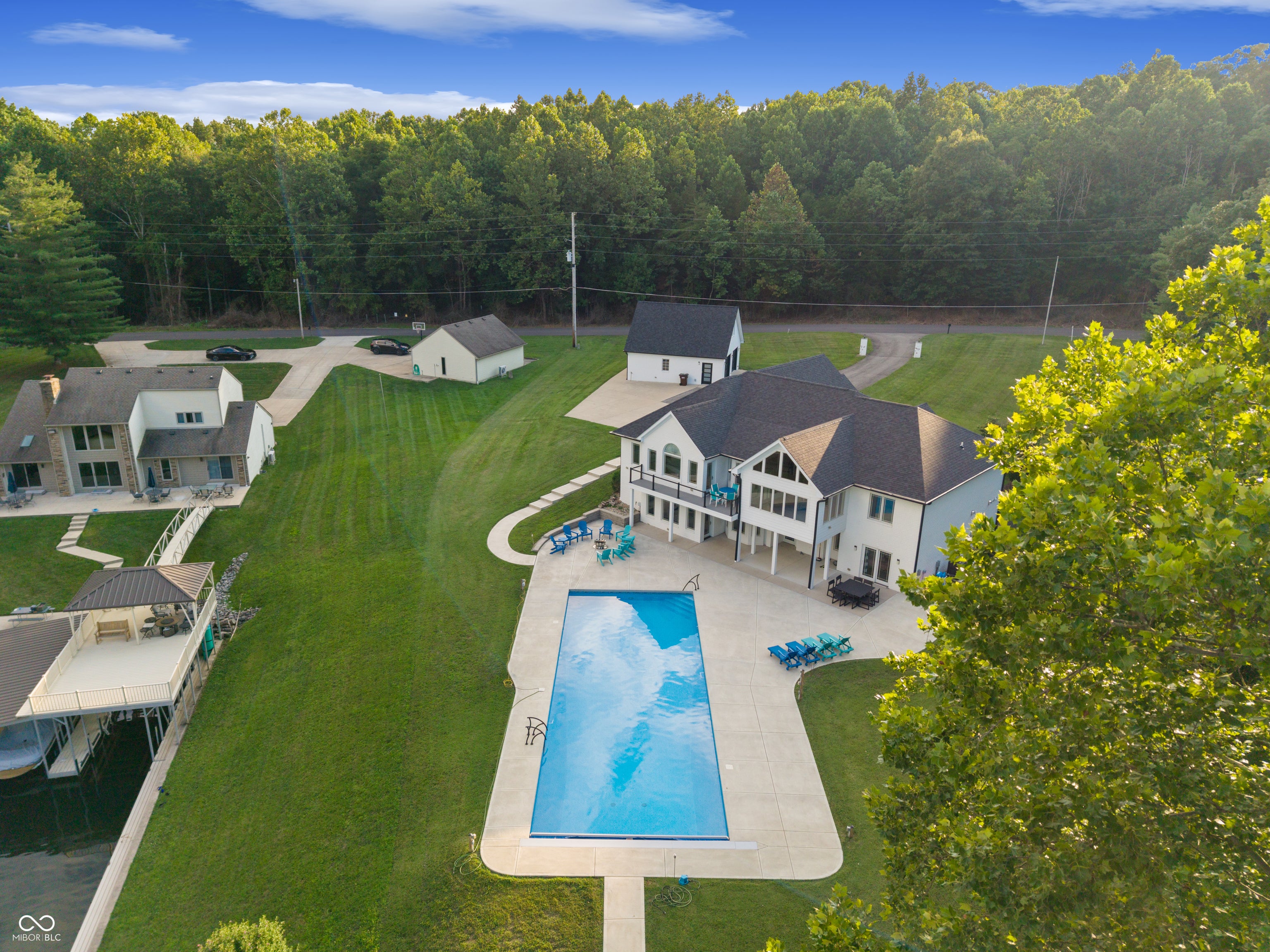 Columbus, Indiana, 47201, United States, ,4 BathroomsBathrooms,Residential,Active,1769806