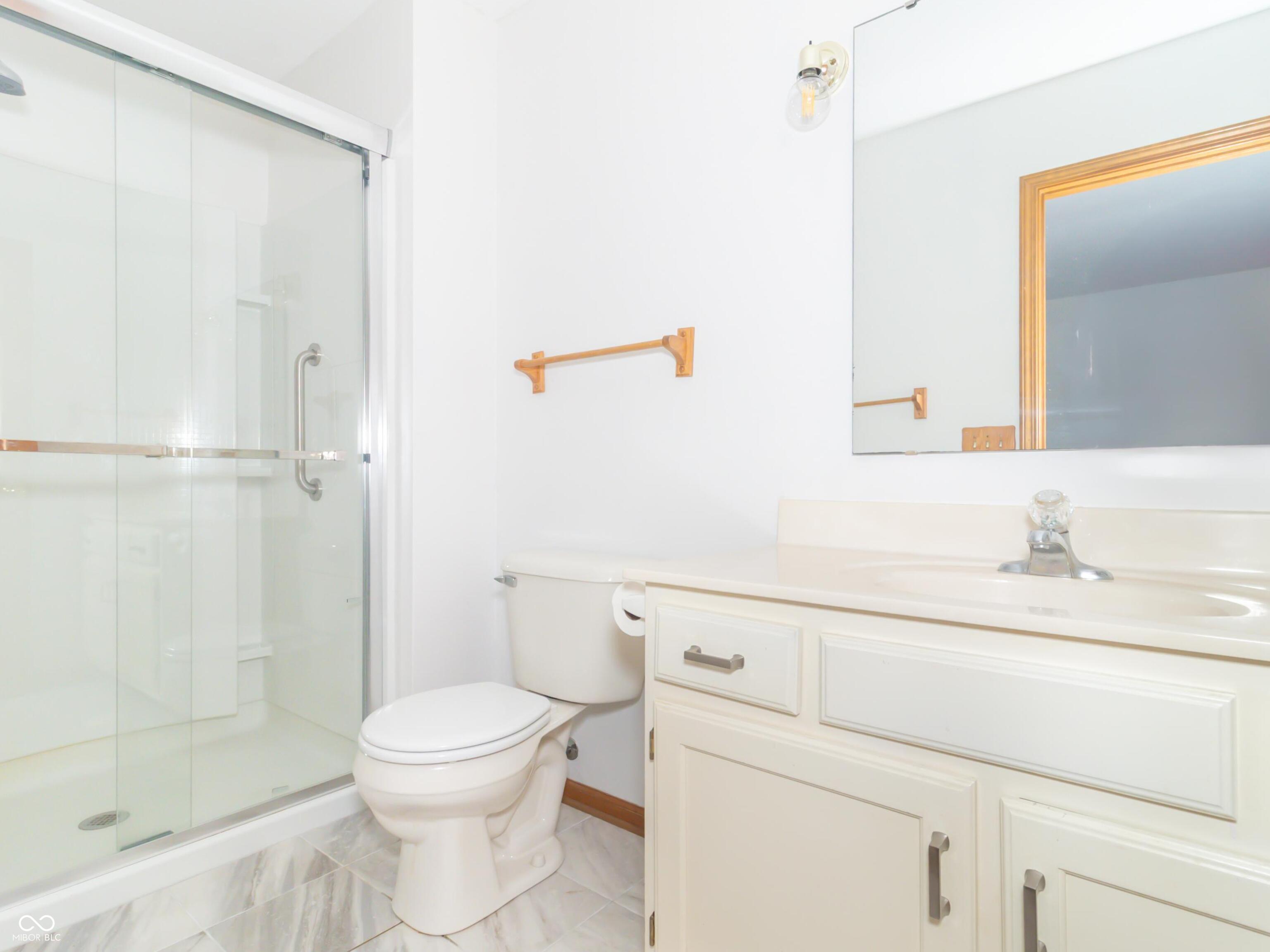 Greenfield, Indiana, 46140, United States, 5 Bedrooms Bedrooms, ,5 BathroomsBathrooms,Residential,Active,1871587