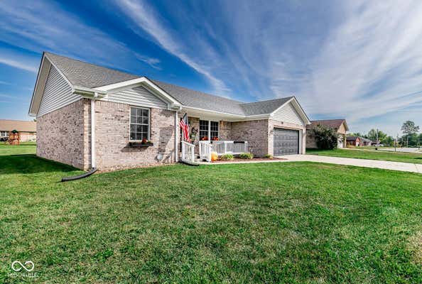 1905 GAYNELL DR, SEYMOUR, IN 47274, photo 3 of 38