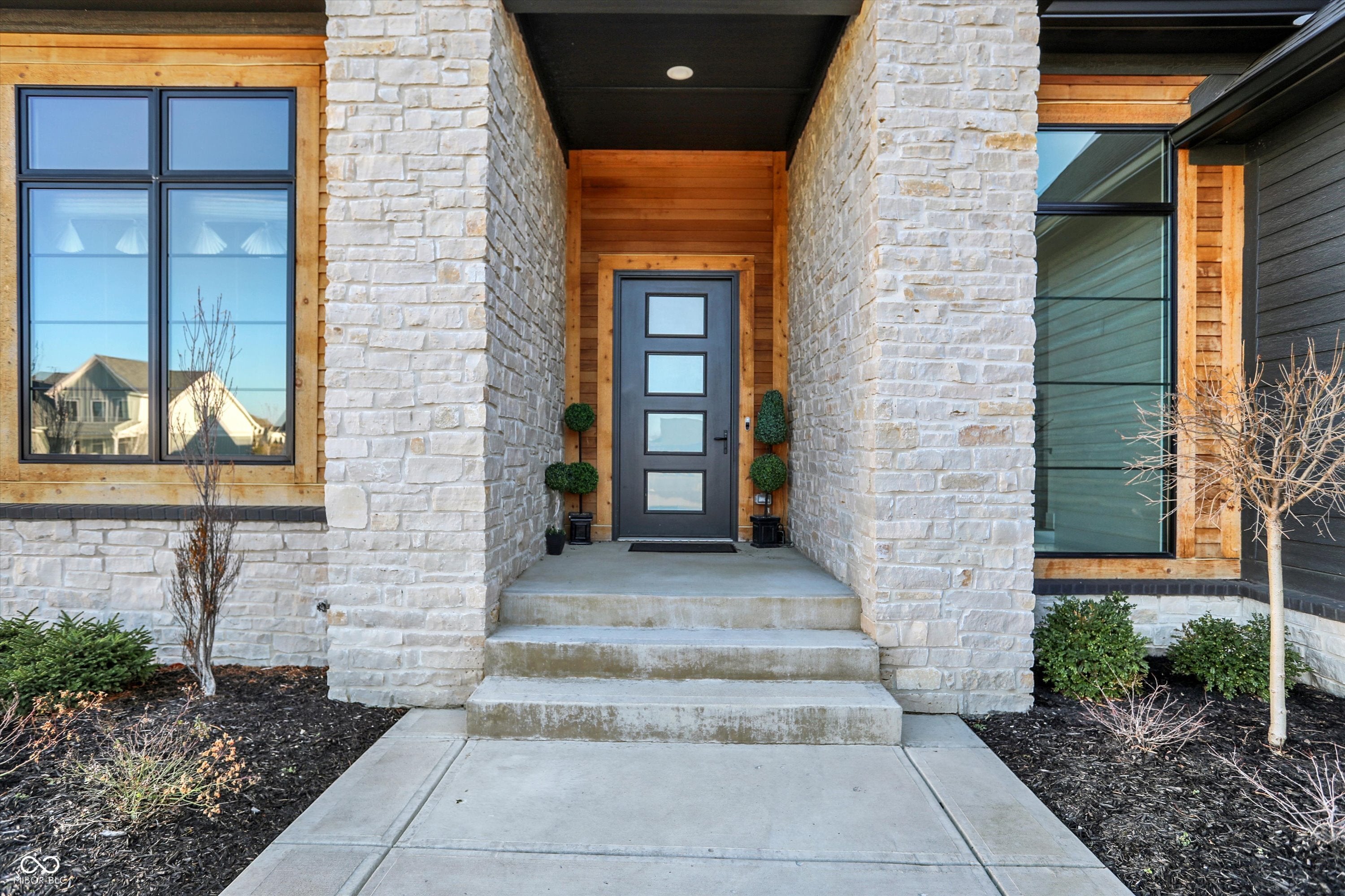 Zionsville, Indiana, 46077, United States, 4 Bedrooms Bedrooms, ,4 BathroomsBathrooms,Residential,Active,2008721