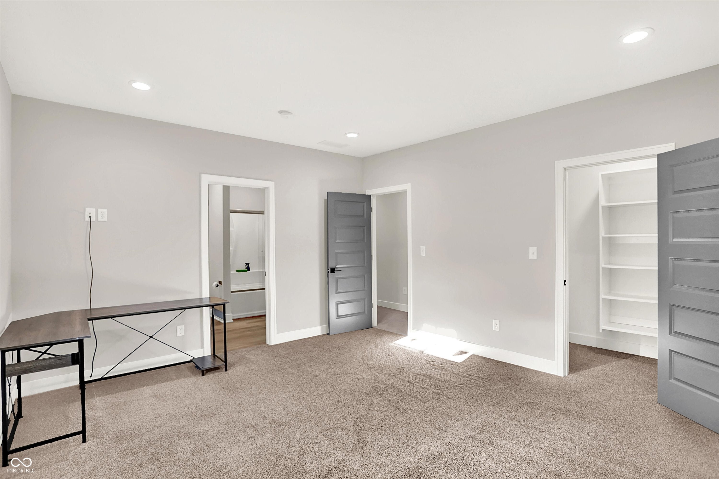 Zionsville, Indiana, 46077, United States, 4 Bedrooms Bedrooms, ,4 BathroomsBathrooms,Residential,Active,2008721