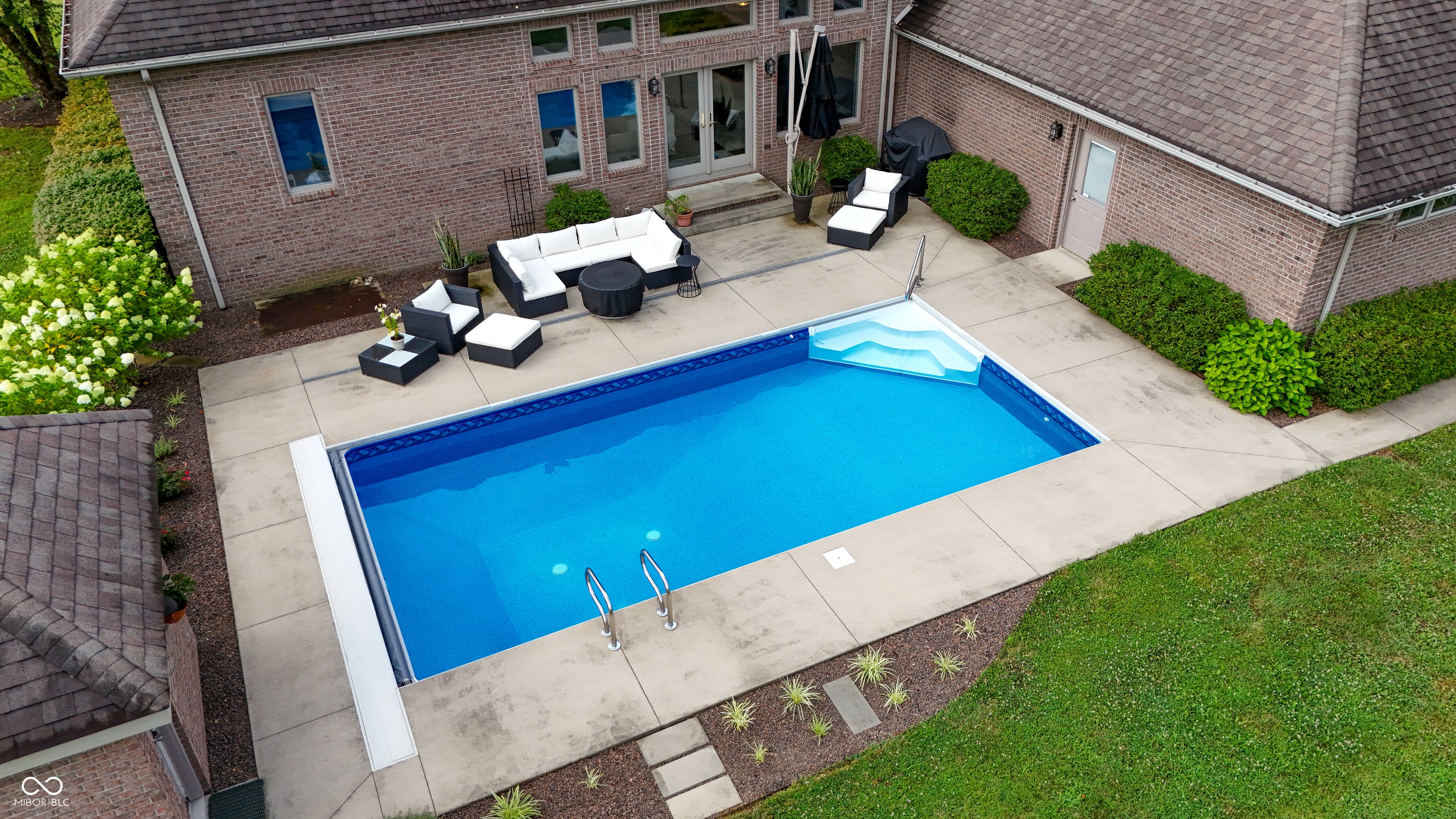 Columbus, Indiana, 47201, United States, 3 Bedrooms Bedrooms, ,3 BathroomsBathrooms,Residential,Active,1971810