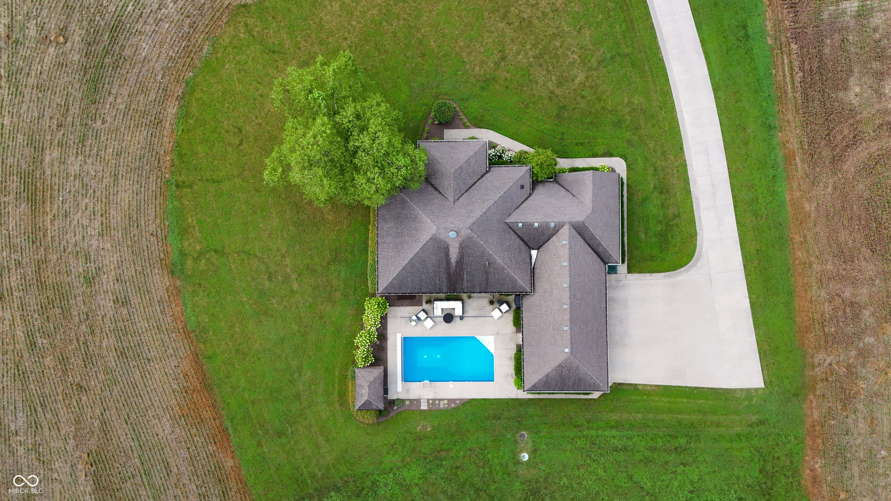 Columbus, Indiana, 47201, United States, 3 Bedrooms Bedrooms, ,3 BathroomsBathrooms,Residential,Active,1971810