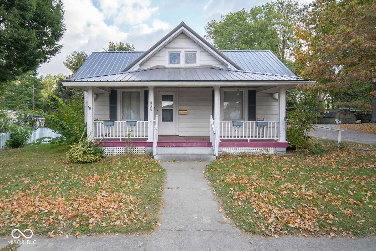 525 CENTER ST, FRANKLIN, IN 46131, photo 1 of 23