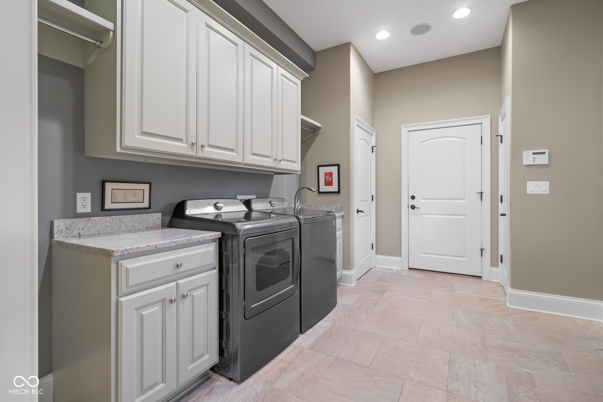 Columbus, Indiana, 47201, United States, 5 Bedrooms Bedrooms, ,5 BathroomsBathrooms,Residential,Active,1952761