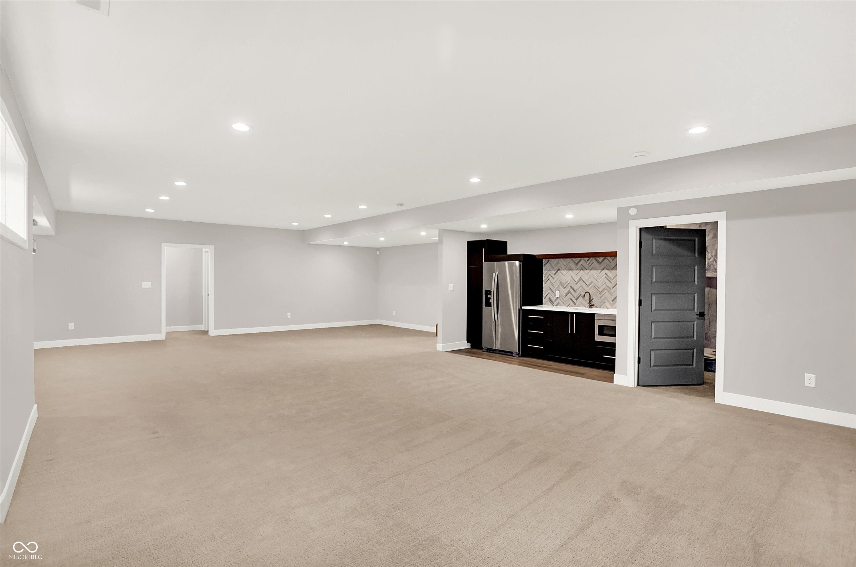 Zionsville, Indiana, 46077, United States, 4 Bedrooms Bedrooms, ,4 BathroomsBathrooms,Residential,Active,2008721