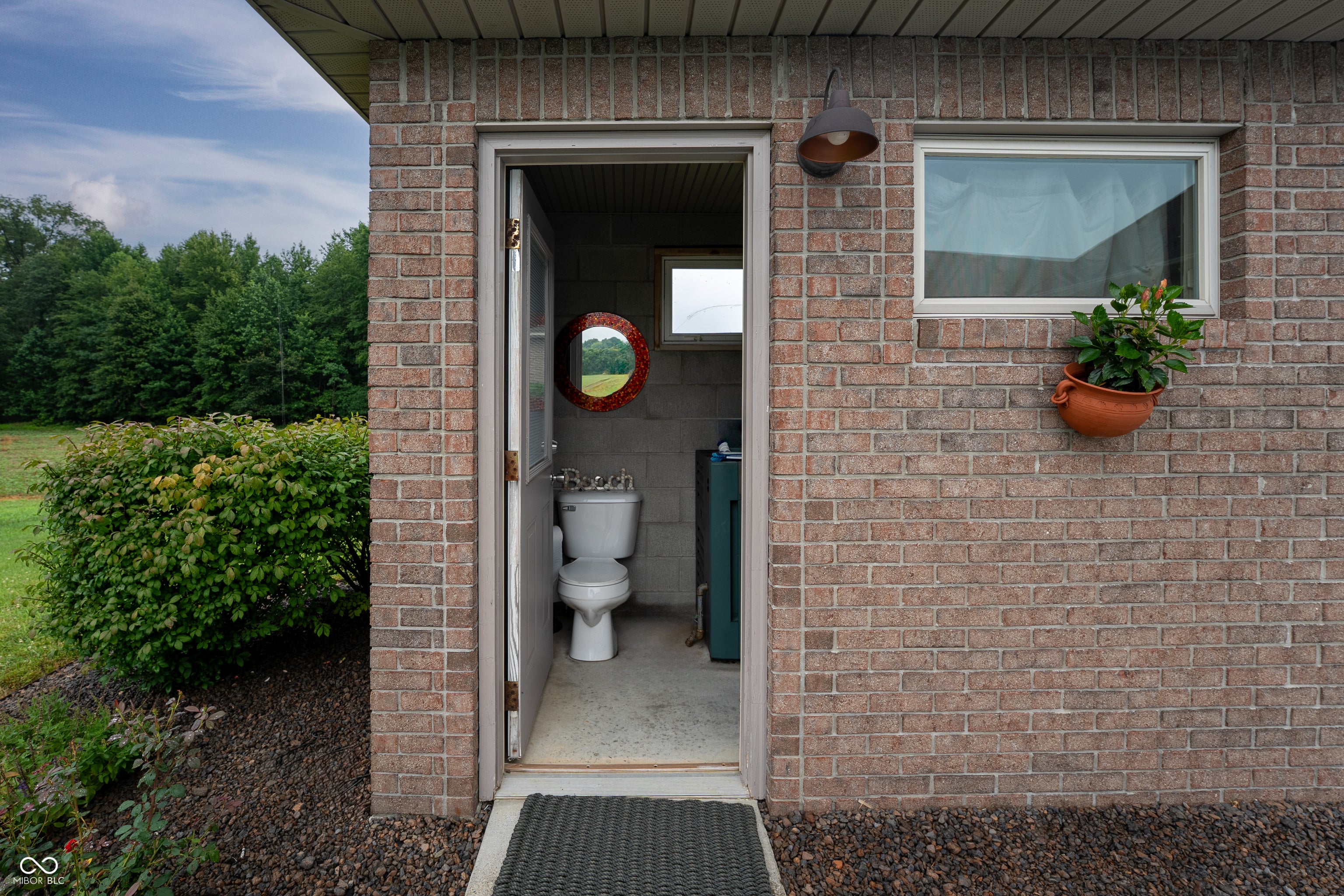 Columbus, Indiana, 47201, United States, 3 Bedrooms Bedrooms, ,3 BathroomsBathrooms,Residential,Active,1971810