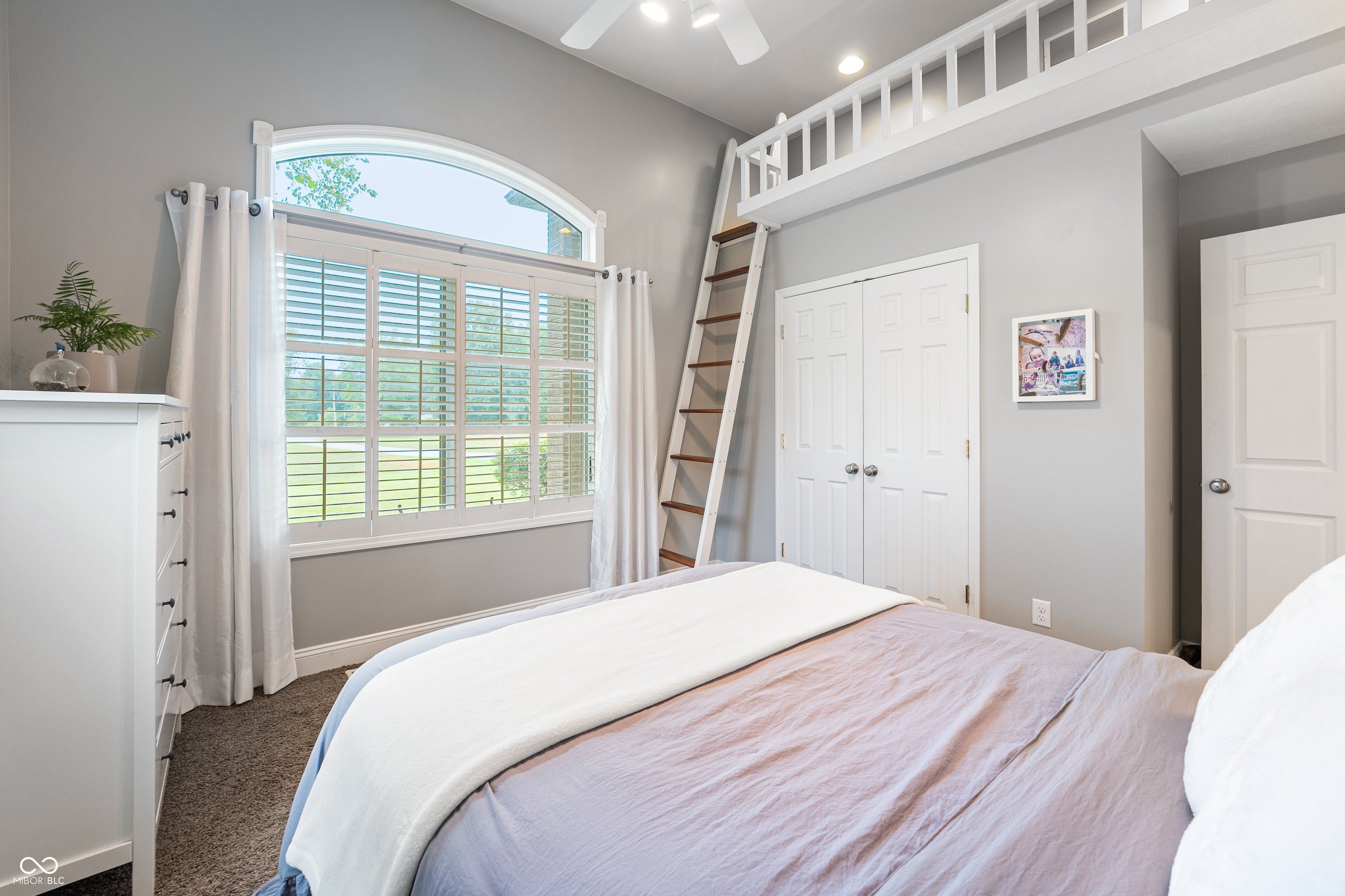 Columbus, Indiana, 47201, United States, 3 Bedrooms Bedrooms, ,3 BathroomsBathrooms,Residential,Active,1971810