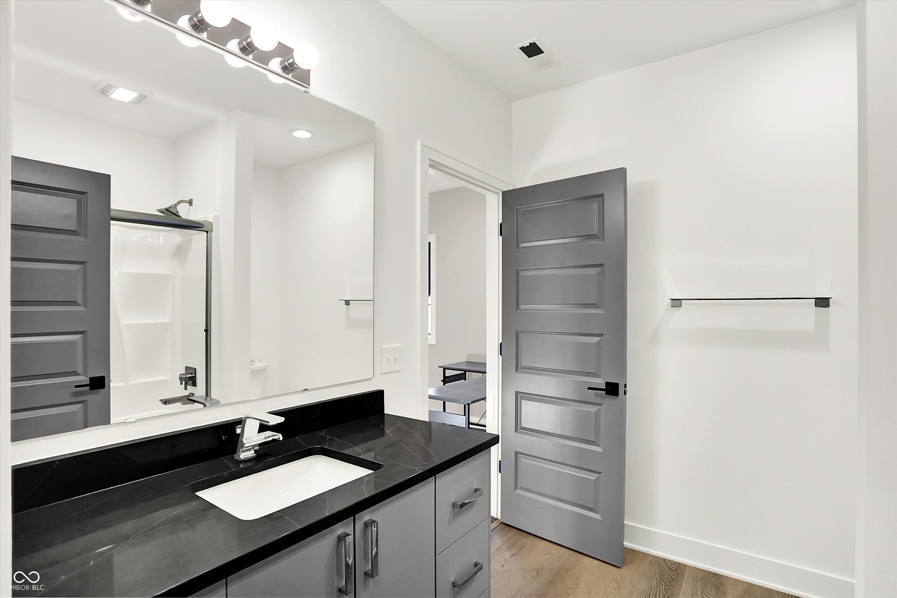 Zionsville, Indiana, 46077, United States, 4 Bedrooms Bedrooms, ,4 BathroomsBathrooms,Residential,Active,2008721