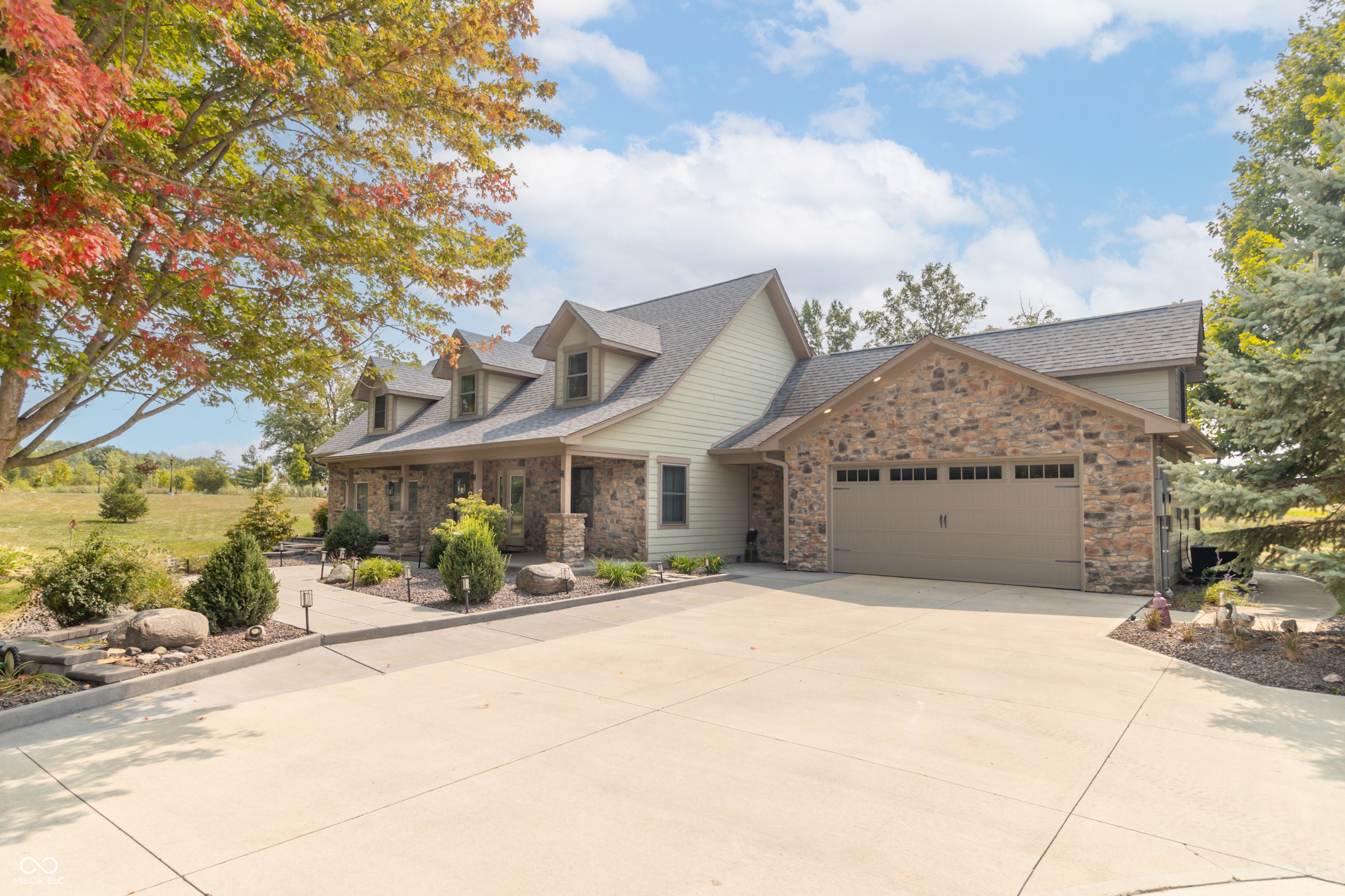 Markleville, Indiana, 46056, United States, 4 Bedrooms Bedrooms, ,5 BathroomsBathrooms,Residential,Active,1942389