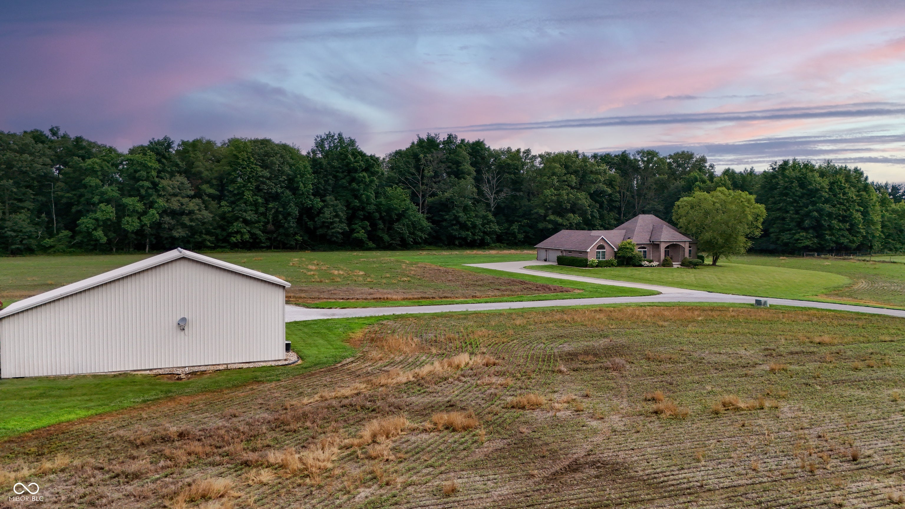 Columbus, Indiana, 47201, United States, 3 Bedrooms Bedrooms, ,3 BathroomsBathrooms,Residential,Active,1971810