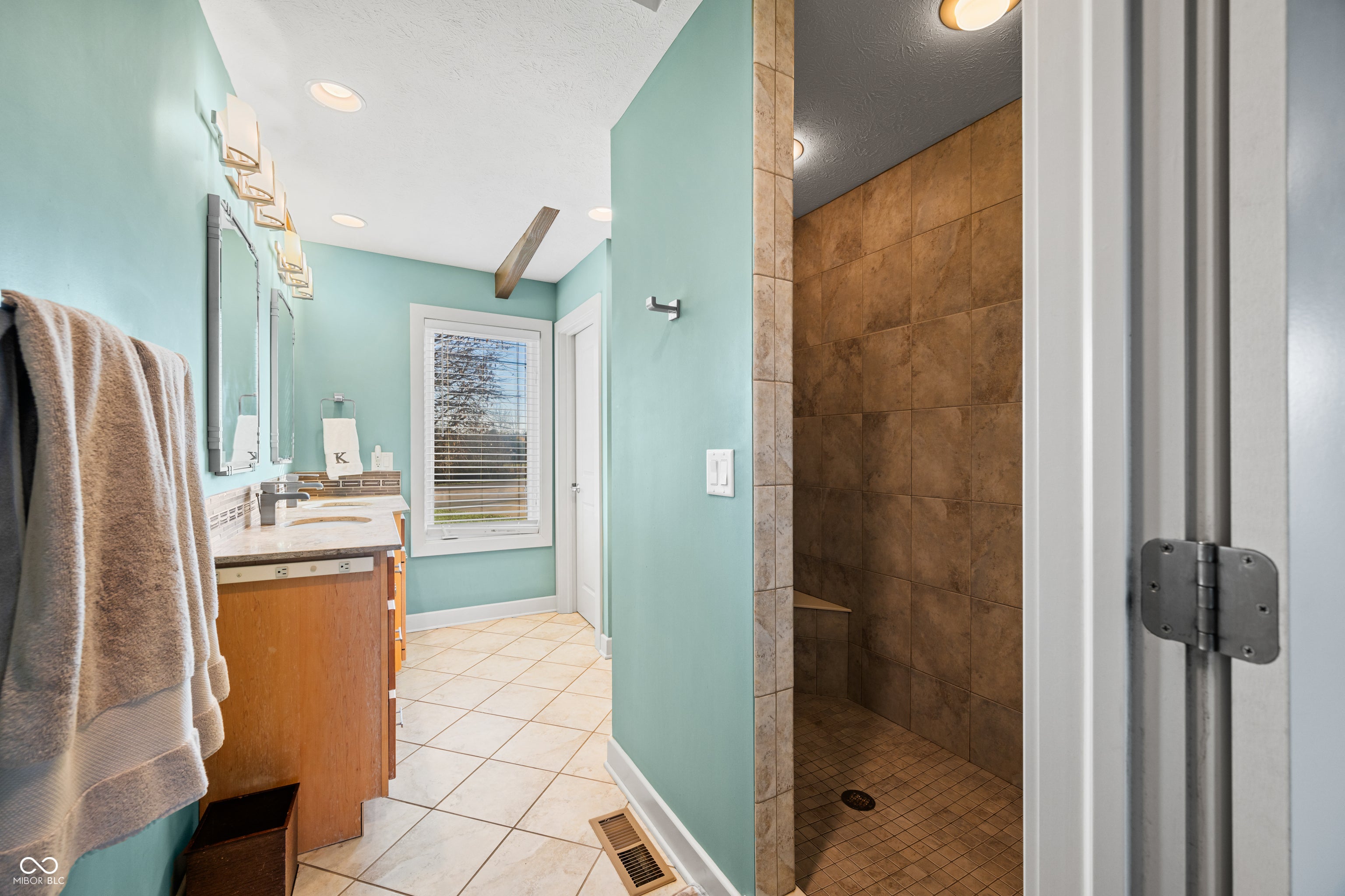 Columbus, Indiana, 47201, United States, 4 Bedrooms Bedrooms, ,3 BathroomsBathrooms,Residential,Active,1748715