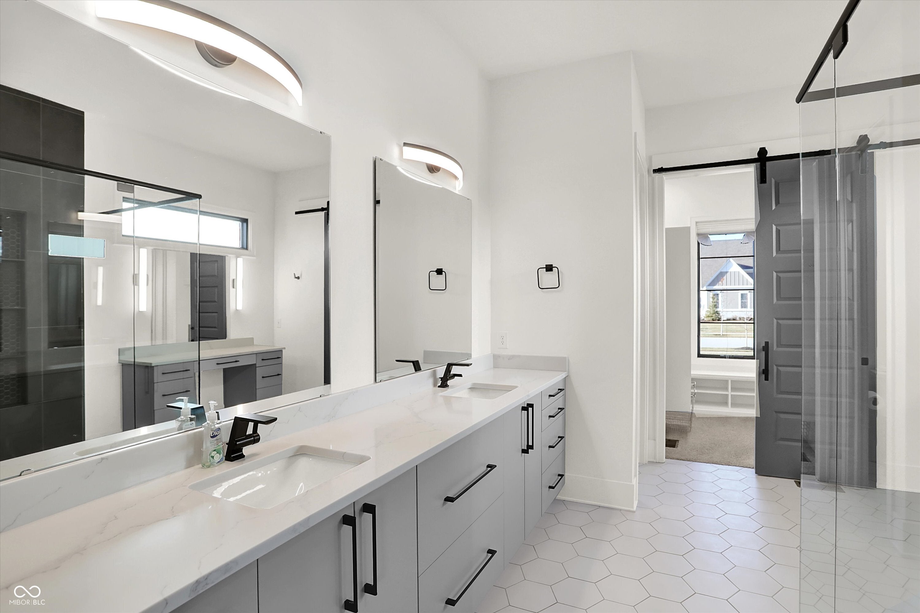 Zionsville, Indiana, 46077, United States, 4 Bedrooms Bedrooms, ,4 BathroomsBathrooms,Residential,Active,2008721