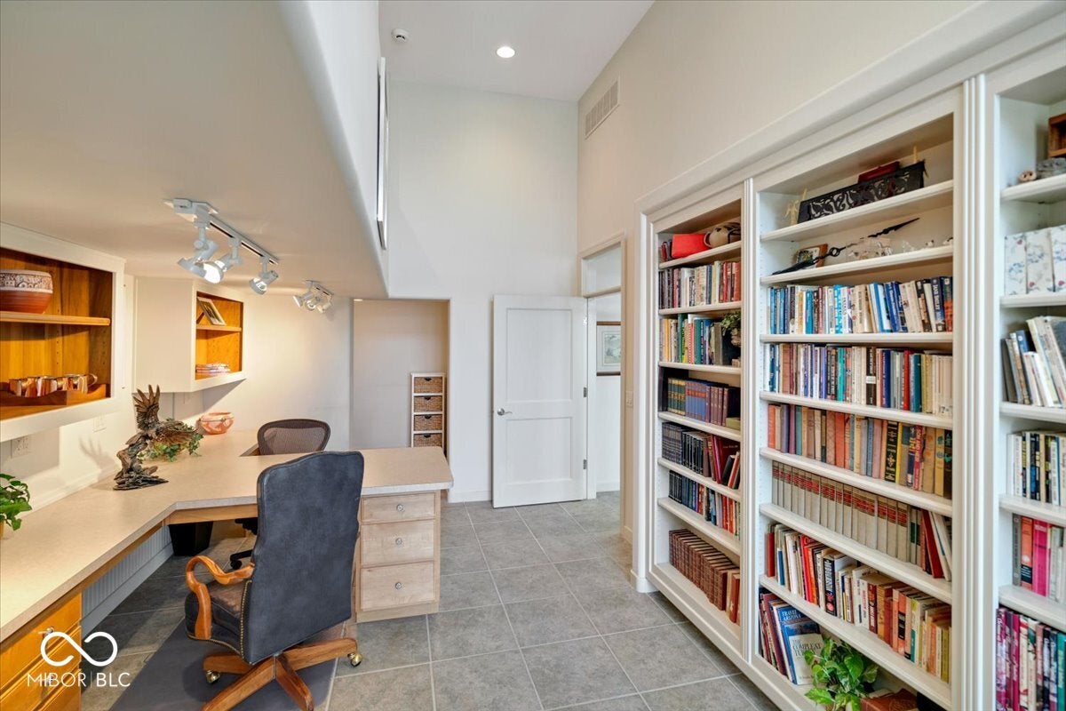 Indianapolis, Indiana, 46256, United States, 4 Bedrooms Bedrooms, ,7 BathroomsBathrooms,Residential,Active,1933721