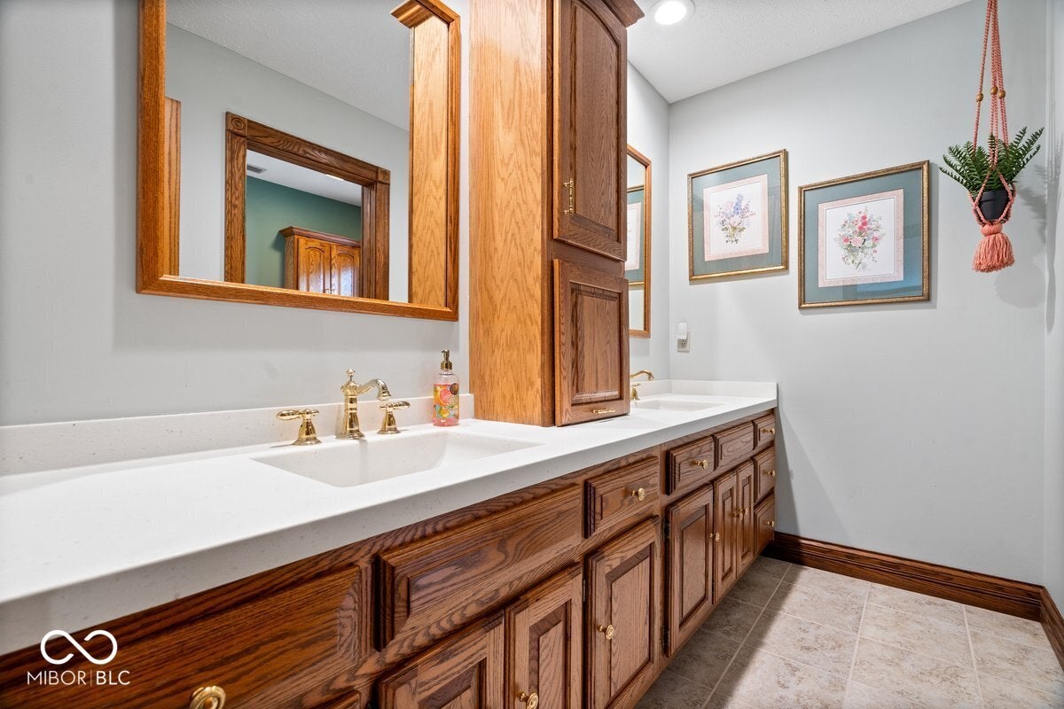 Fishers, Indiana, 46040, United States, 6 Bedrooms Bedrooms, ,4 BathroomsBathrooms,Residential,Active,1960162