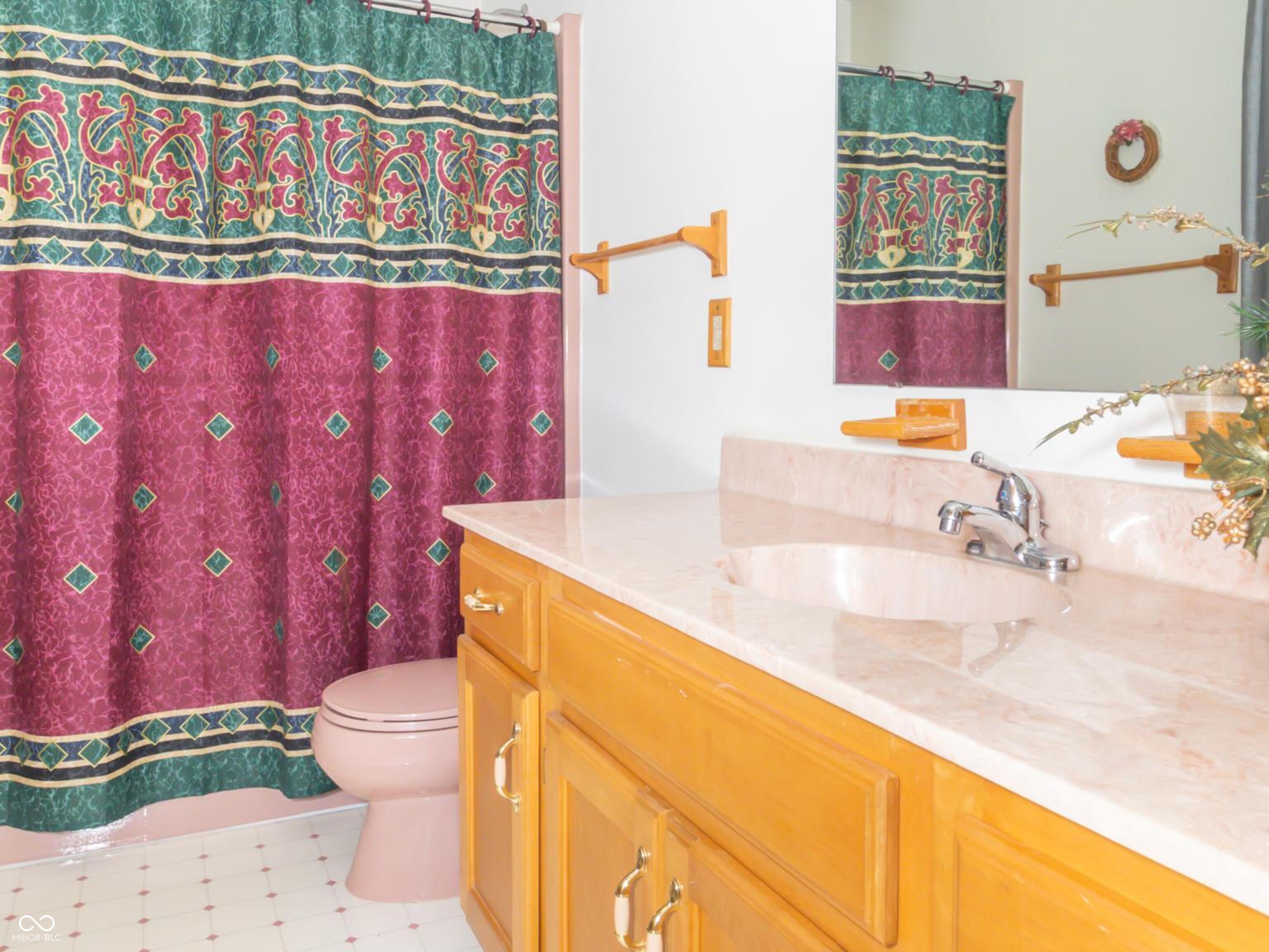 Greenfield, Indiana, 46140, United States, 5 Bedrooms Bedrooms, ,5 BathroomsBathrooms,Residential,Active,1871587