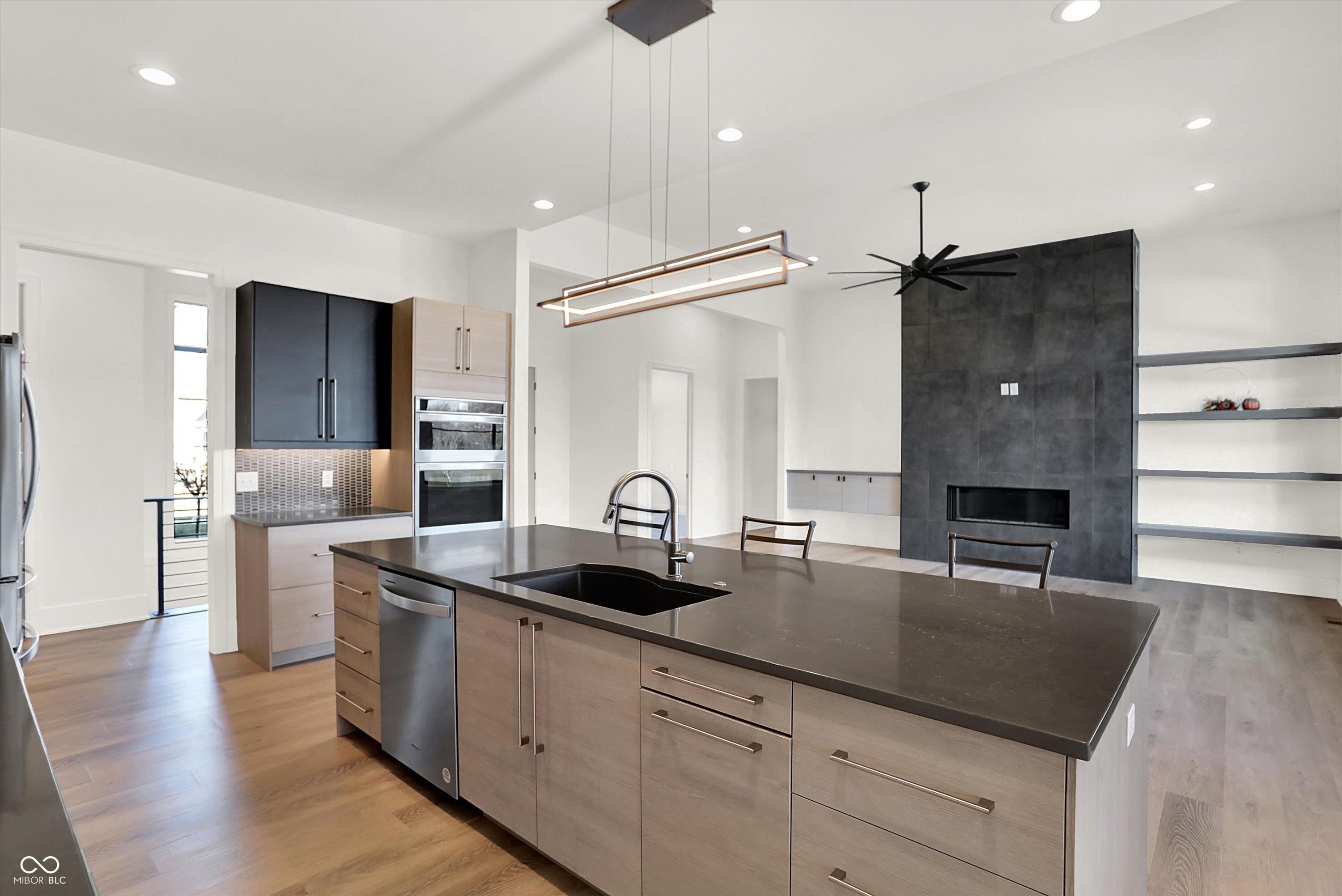 Zionsville, Indiana, 46077, United States, 4 Bedrooms Bedrooms, ,4 BathroomsBathrooms,Residential,Active,2008721