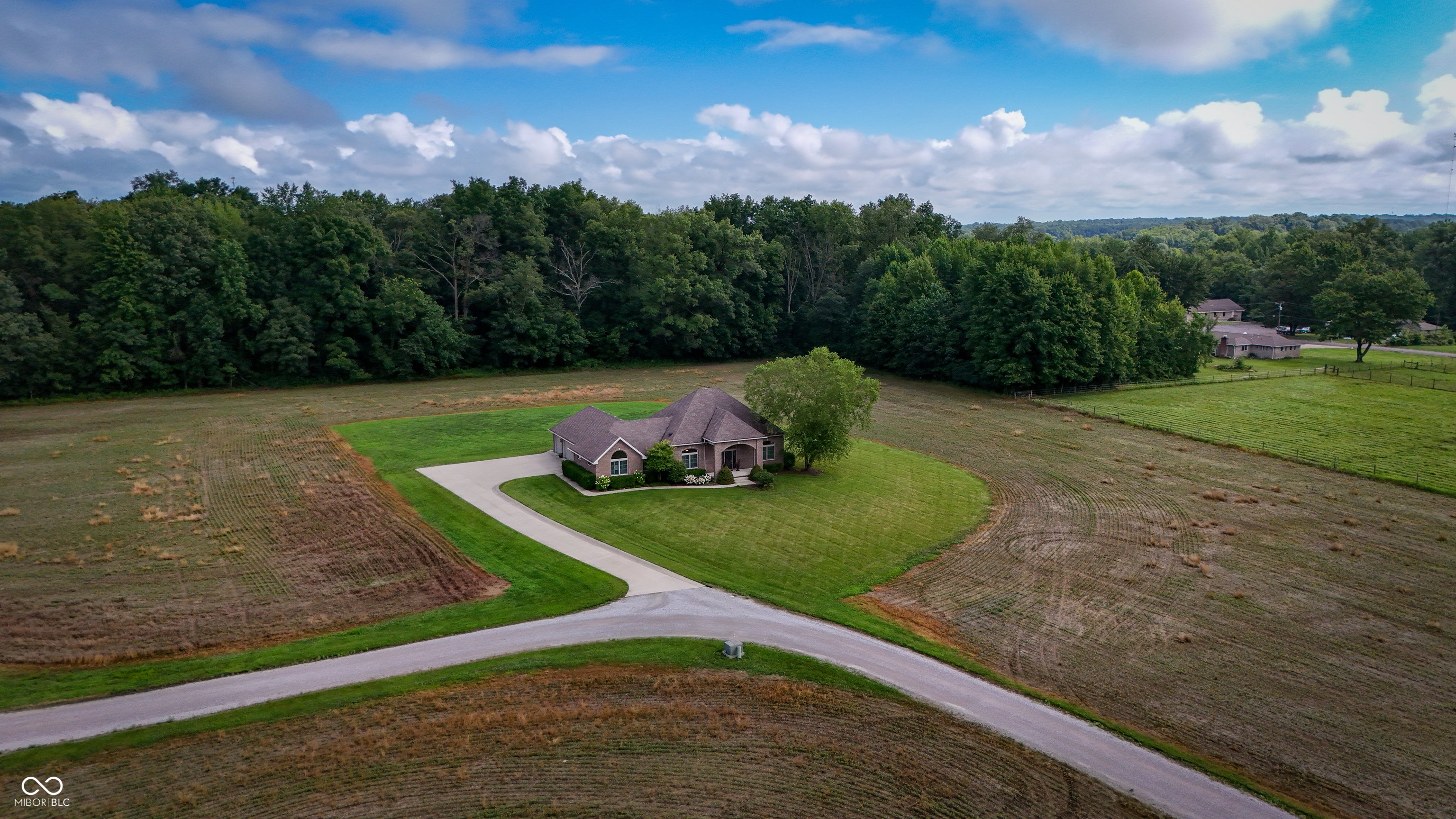 Columbus, Indiana, 47201, United States, 3 Bedrooms Bedrooms, ,3 BathroomsBathrooms,Residential,Active,1971810