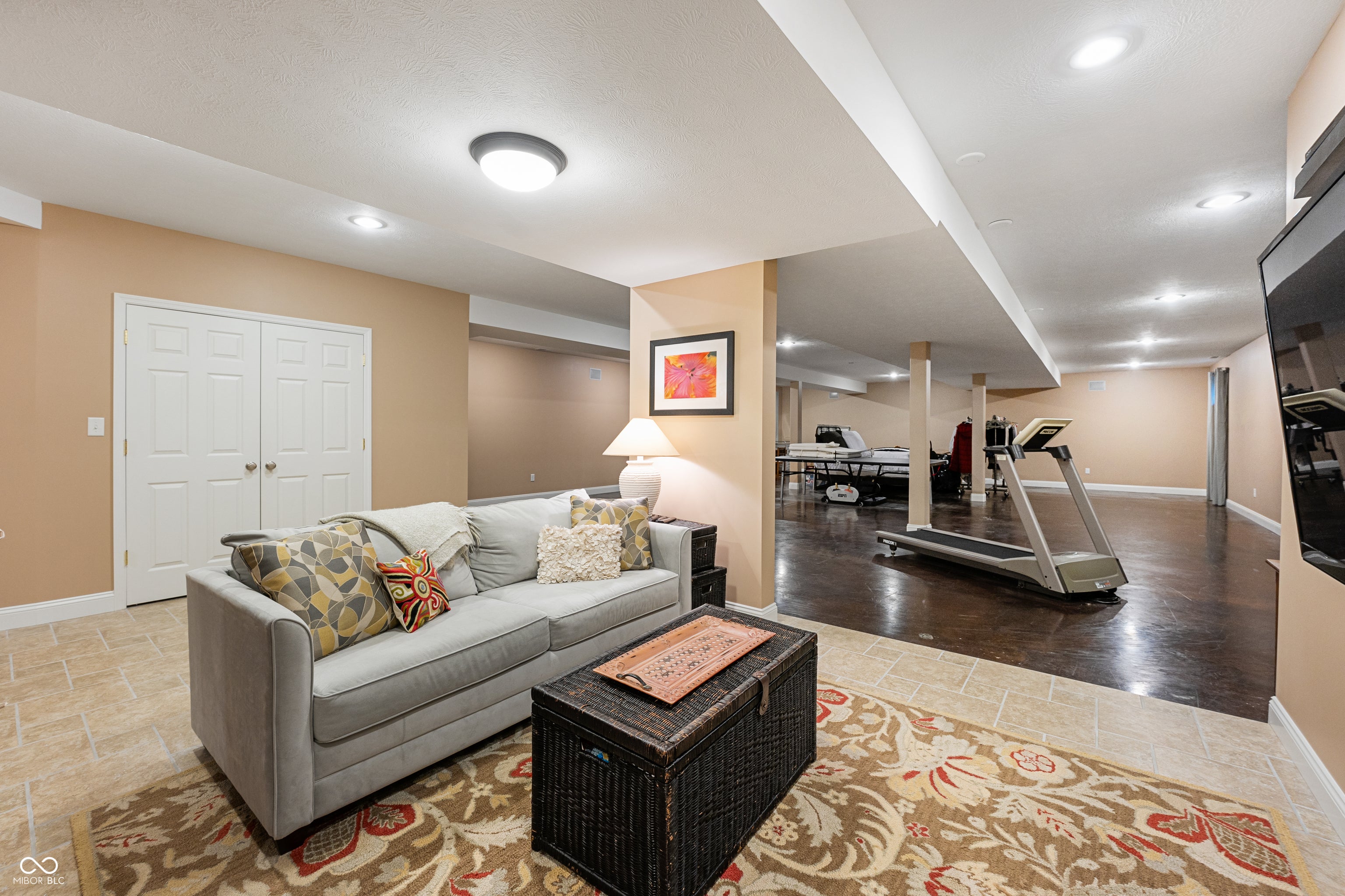 Columbus, Indiana, 47201, United States, 3 Bedrooms Bedrooms, ,3 BathroomsBathrooms,Residential,Active,1971810