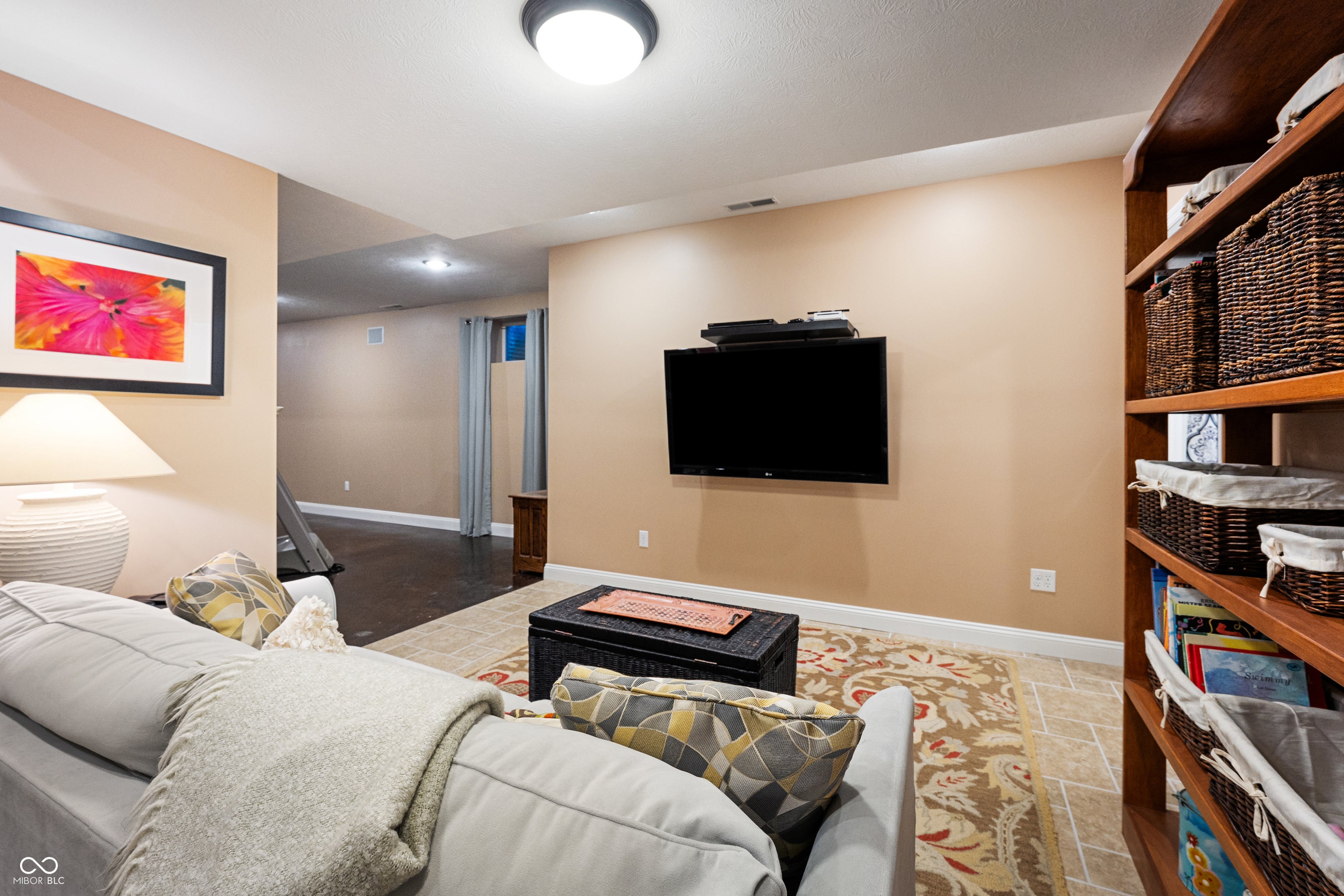 Columbus, Indiana, 47201, United States, 3 Bedrooms Bedrooms, ,3 BathroomsBathrooms,Residential,Active,1971810