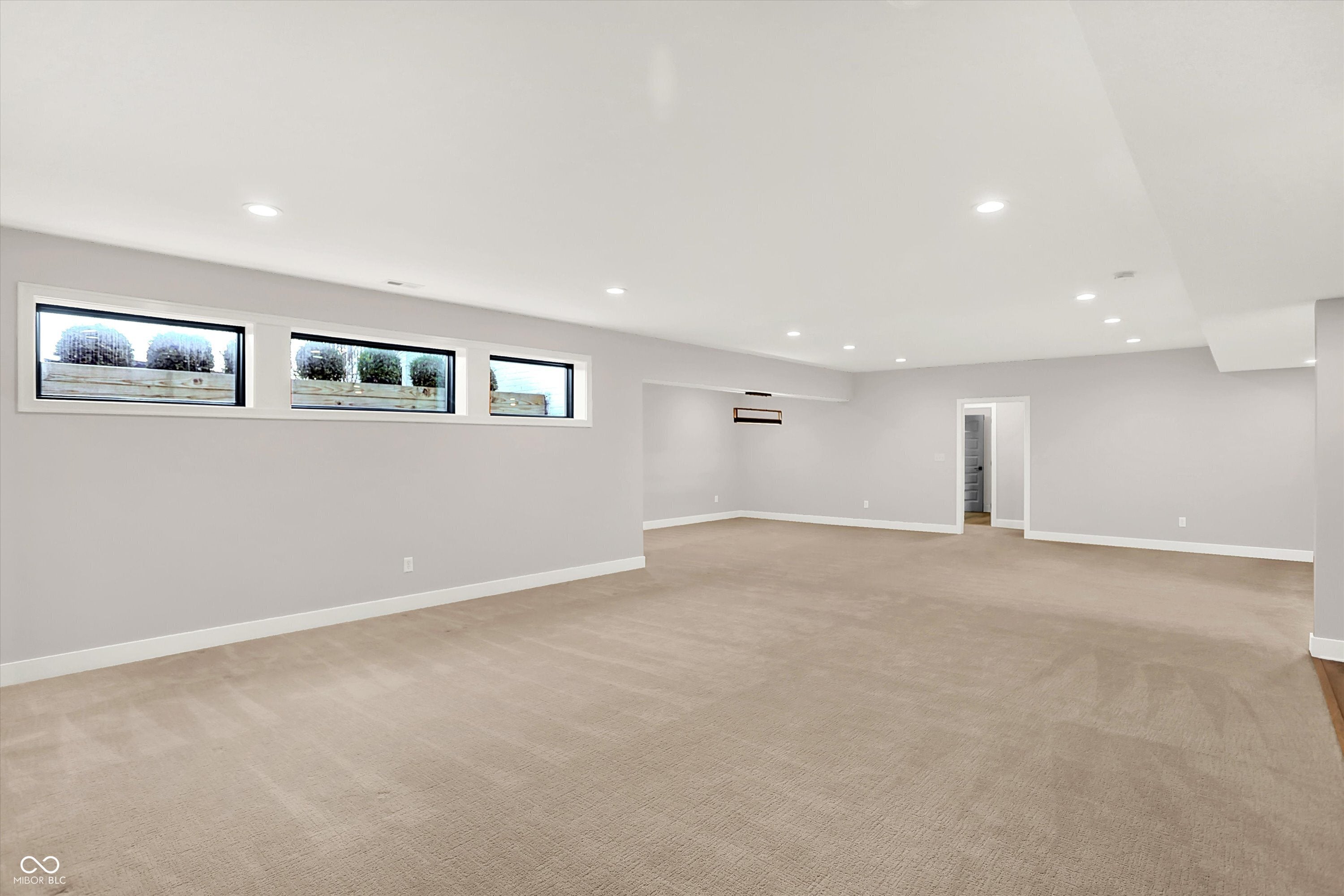 Zionsville, Indiana, 46077, United States, 4 Bedrooms Bedrooms, ,4 BathroomsBathrooms,Residential,Active,2008721