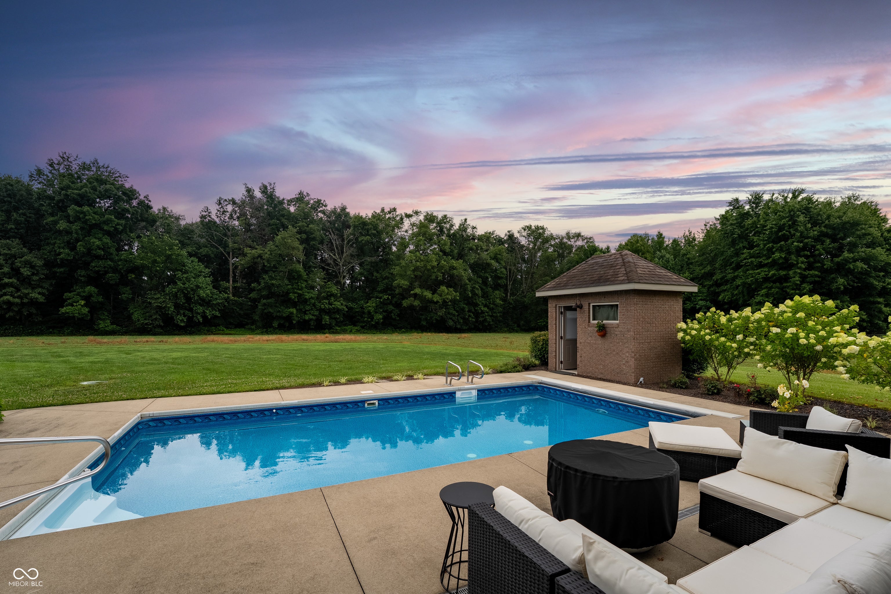 Columbus, Indiana, 47201, United States, 3 Bedrooms Bedrooms, ,3 BathroomsBathrooms,Residential,Active,1971810