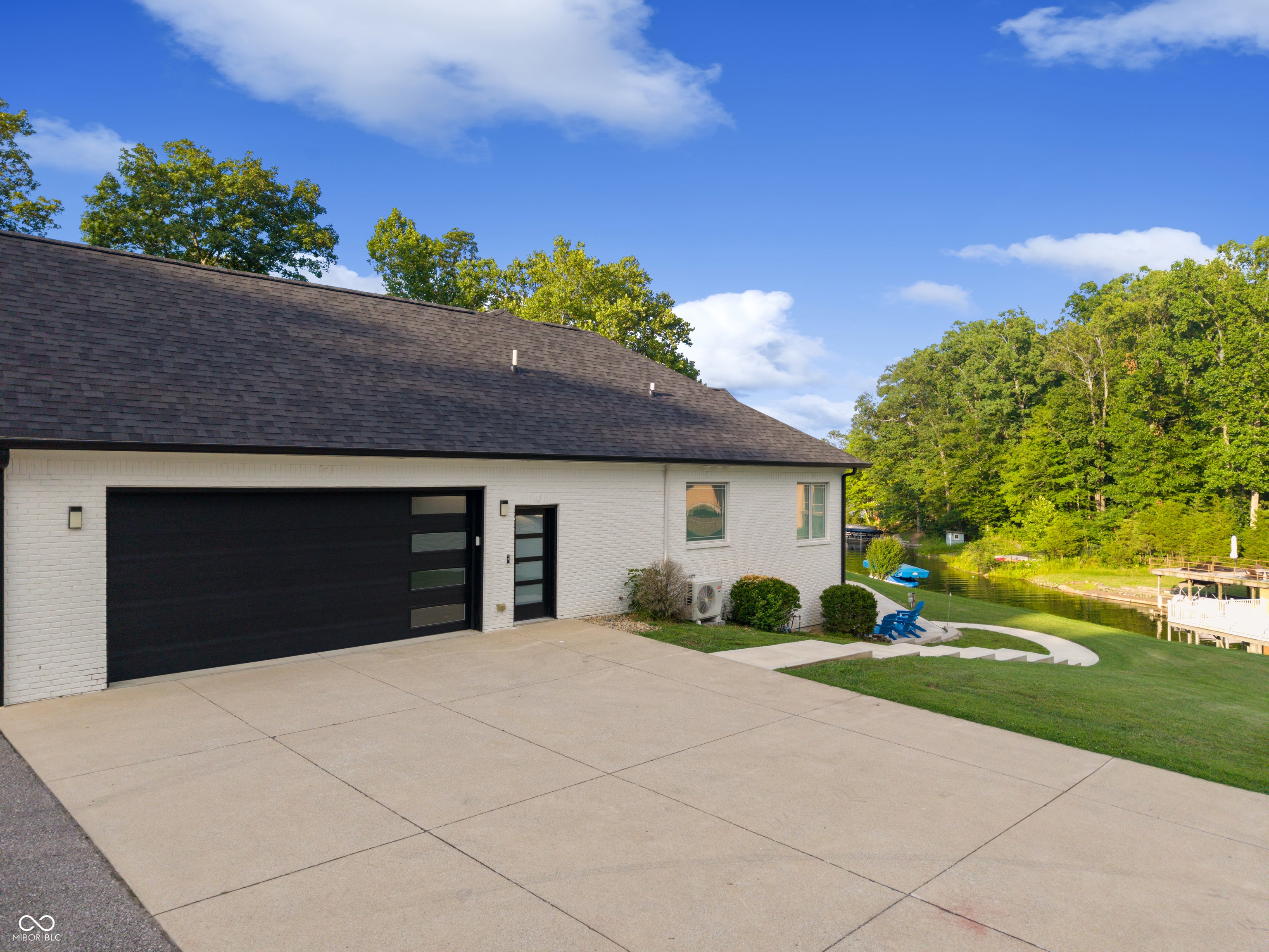 Columbus, Indiana, 47201, United States, ,4 BathroomsBathrooms,Residential,Active,1769806