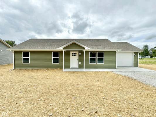 629 E WALNUT ST, CROTHERSVILLE, IN 47229 - Image 1