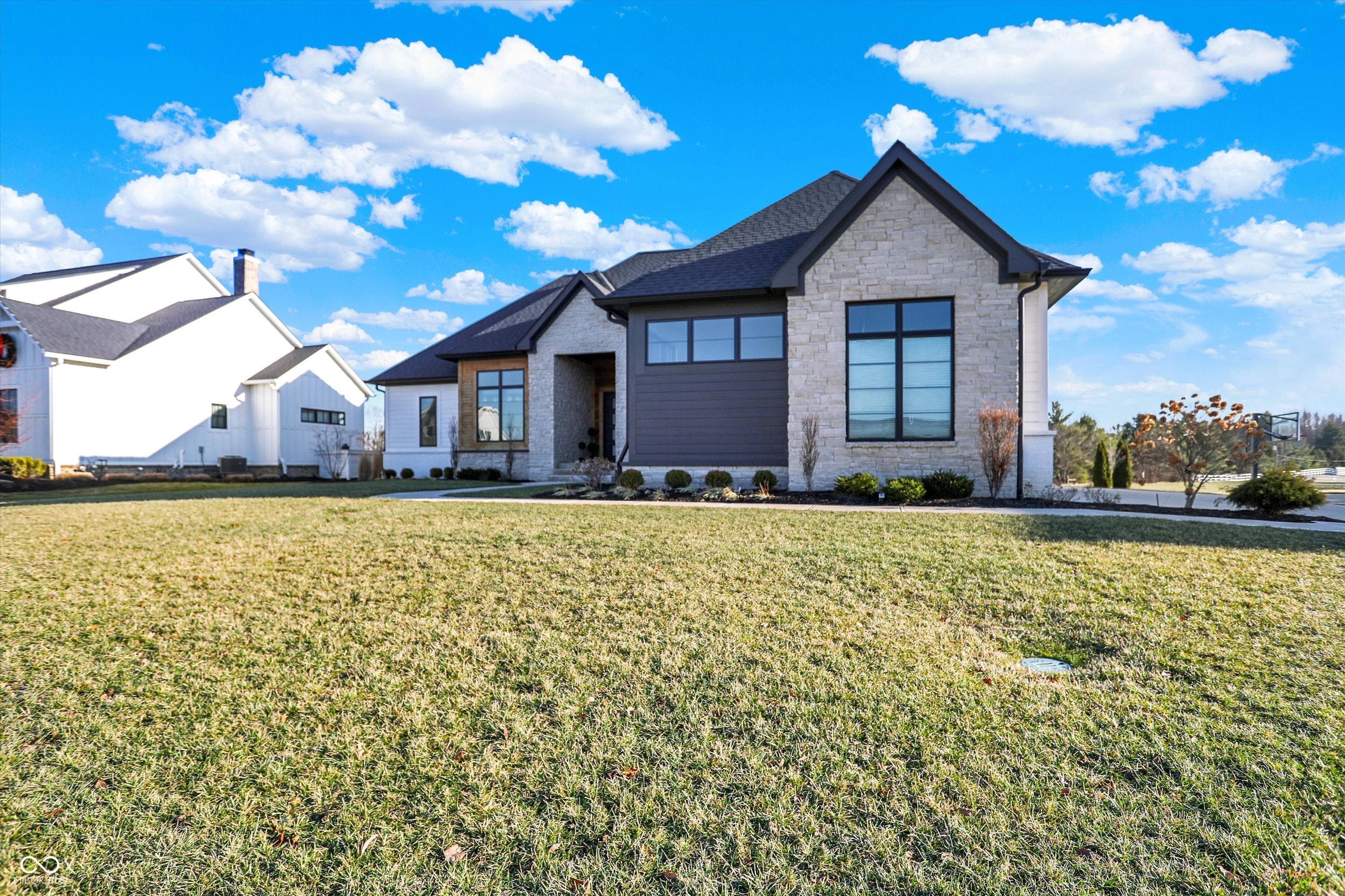 Zionsville, Indiana, 46077, United States, 4 Bedrooms Bedrooms, ,4 BathroomsBathrooms,Residential,Active,2008721