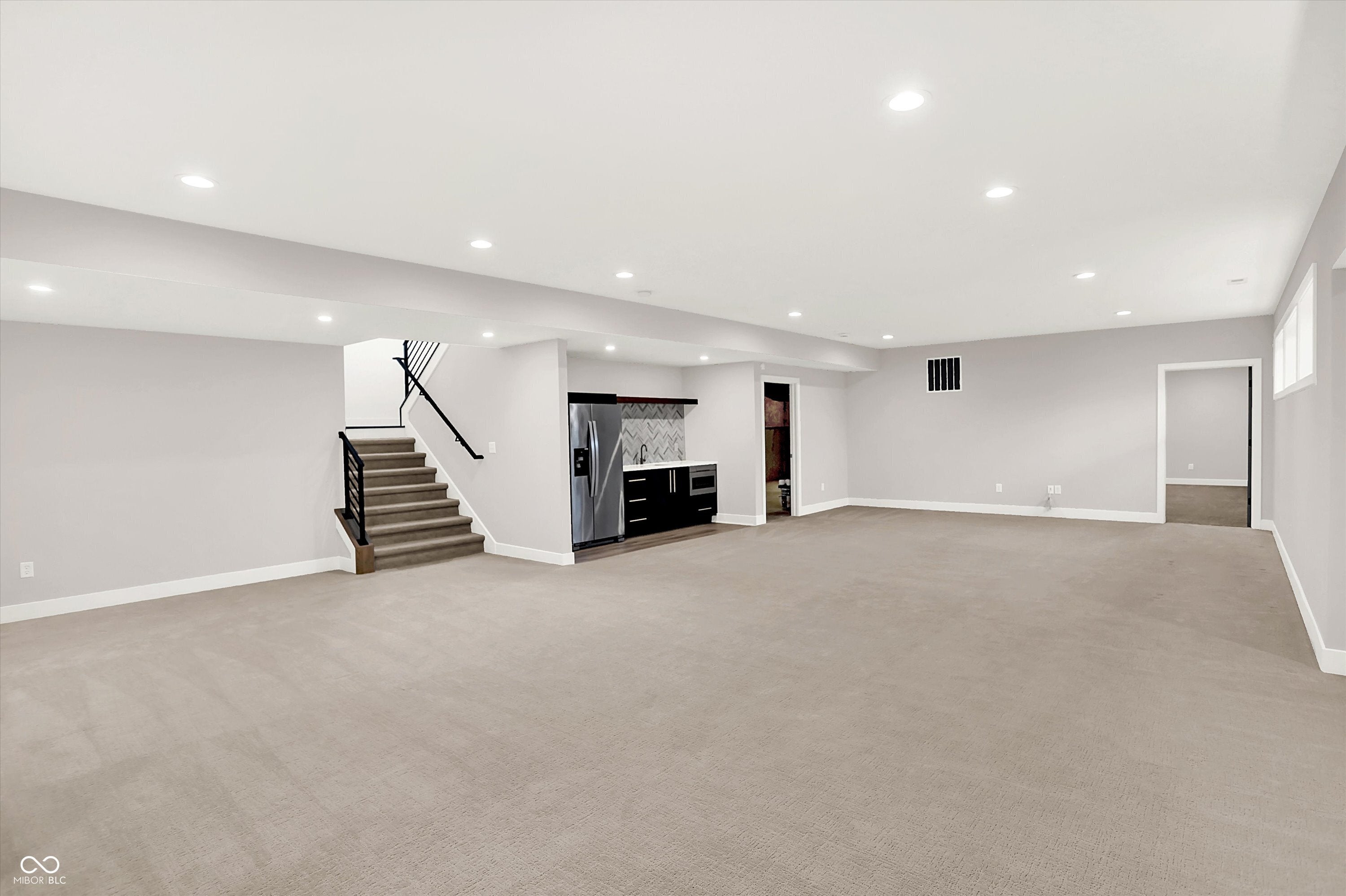 Zionsville, Indiana, 46077, United States, 4 Bedrooms Bedrooms, ,4 BathroomsBathrooms,Residential,Active,2008721