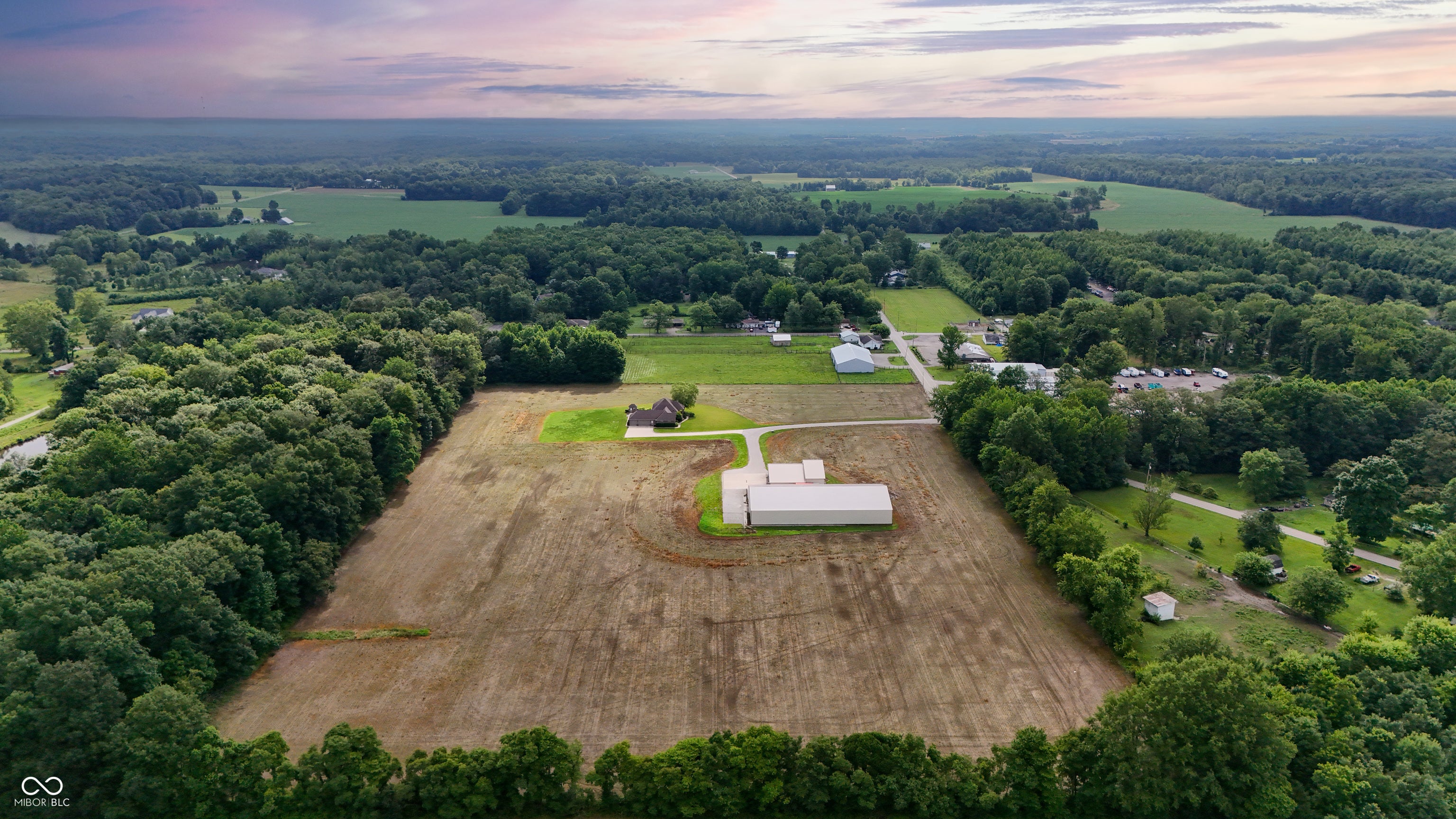 Columbus, Indiana, 47201, United States, 3 Bedrooms Bedrooms, ,3 BathroomsBathrooms,Residential,Active,1971810