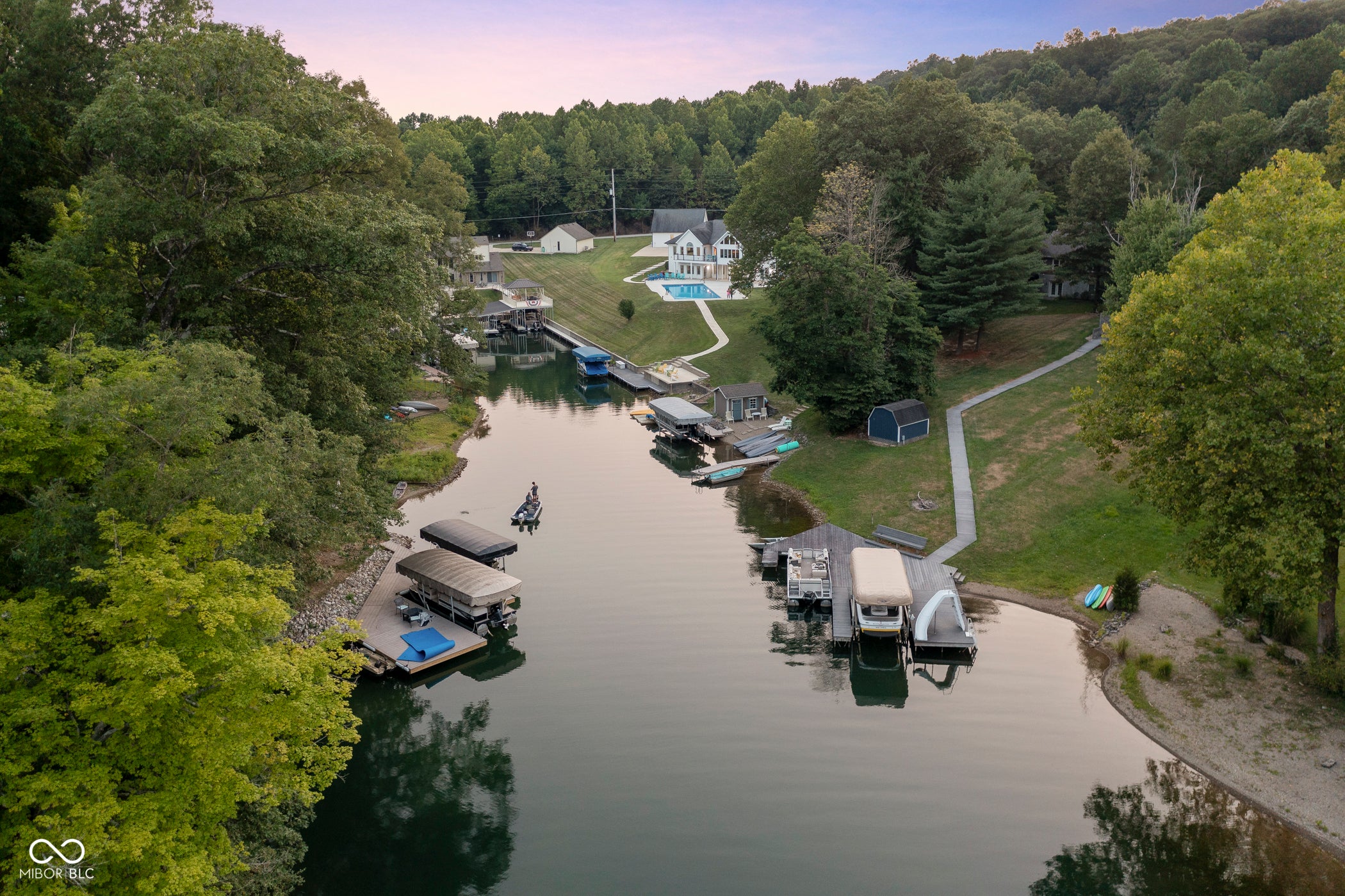 Columbus, Indiana, 47201, United States, ,4 BathroomsBathrooms,Residential,Active,1769806