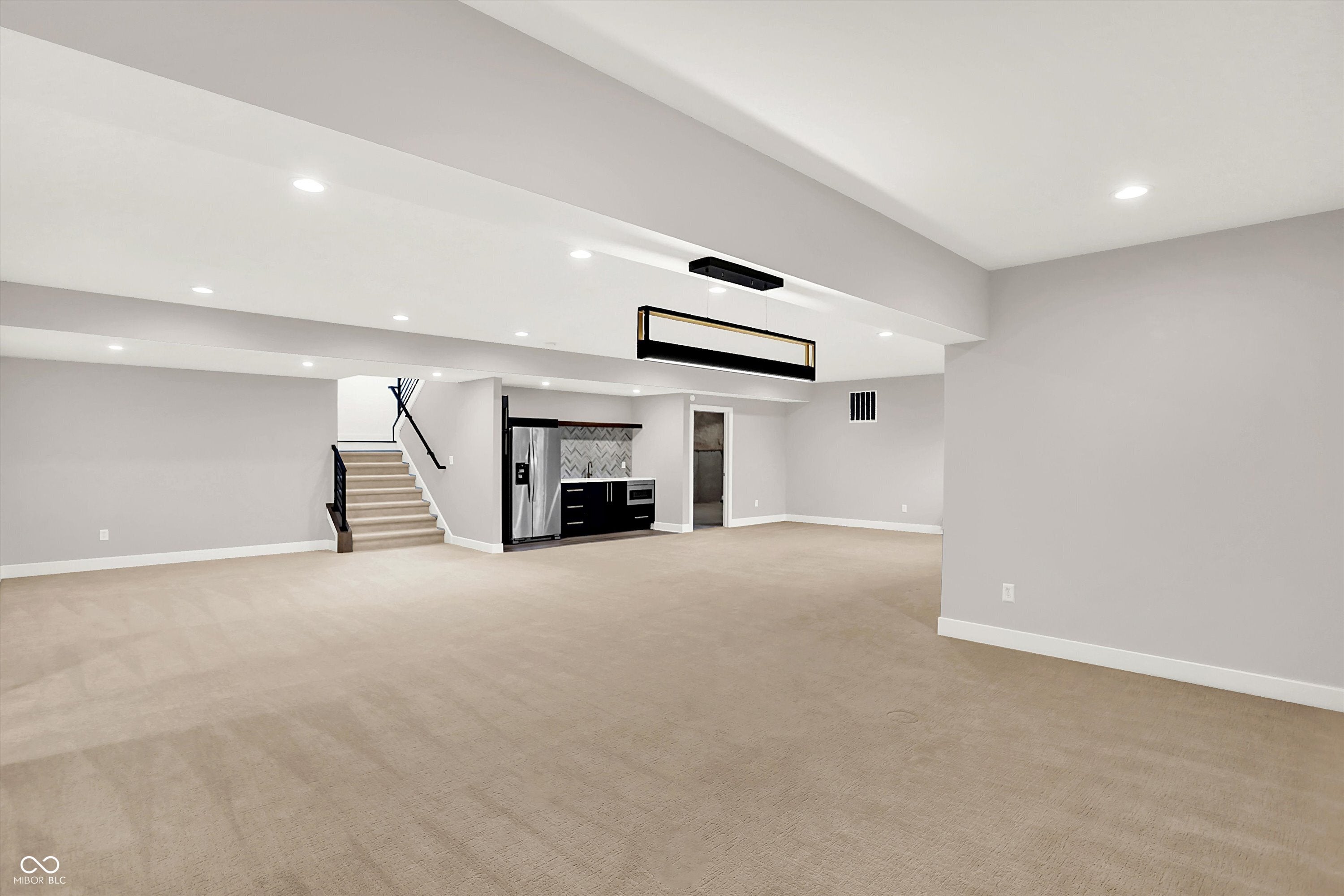 Zionsville, Indiana, 46077, United States, 4 Bedrooms Bedrooms, ,4 BathroomsBathrooms,Residential,Active,2008721