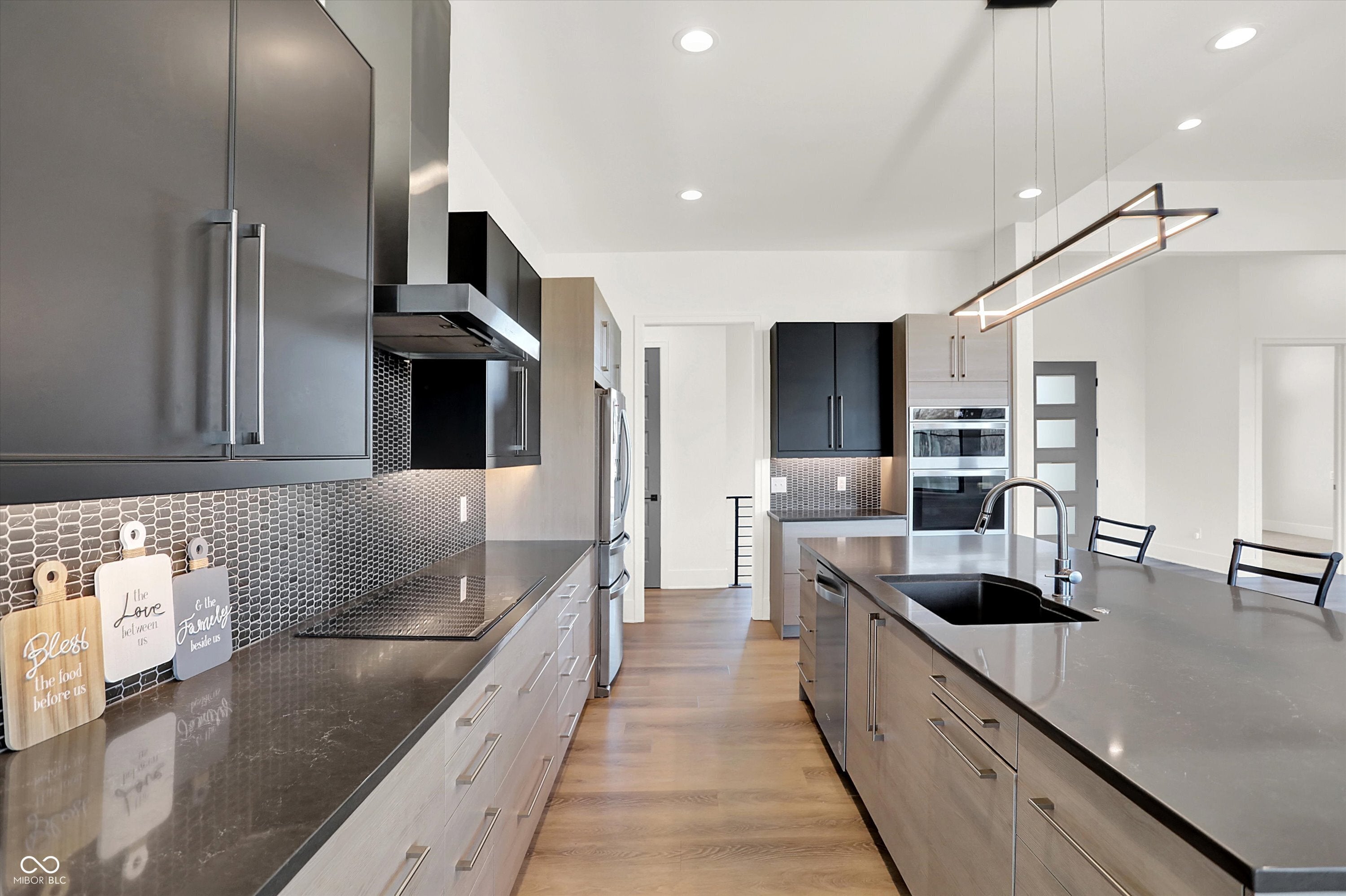 Zionsville, Indiana, 46077, United States, 4 Bedrooms Bedrooms, ,4 BathroomsBathrooms,Residential,Active,2008721