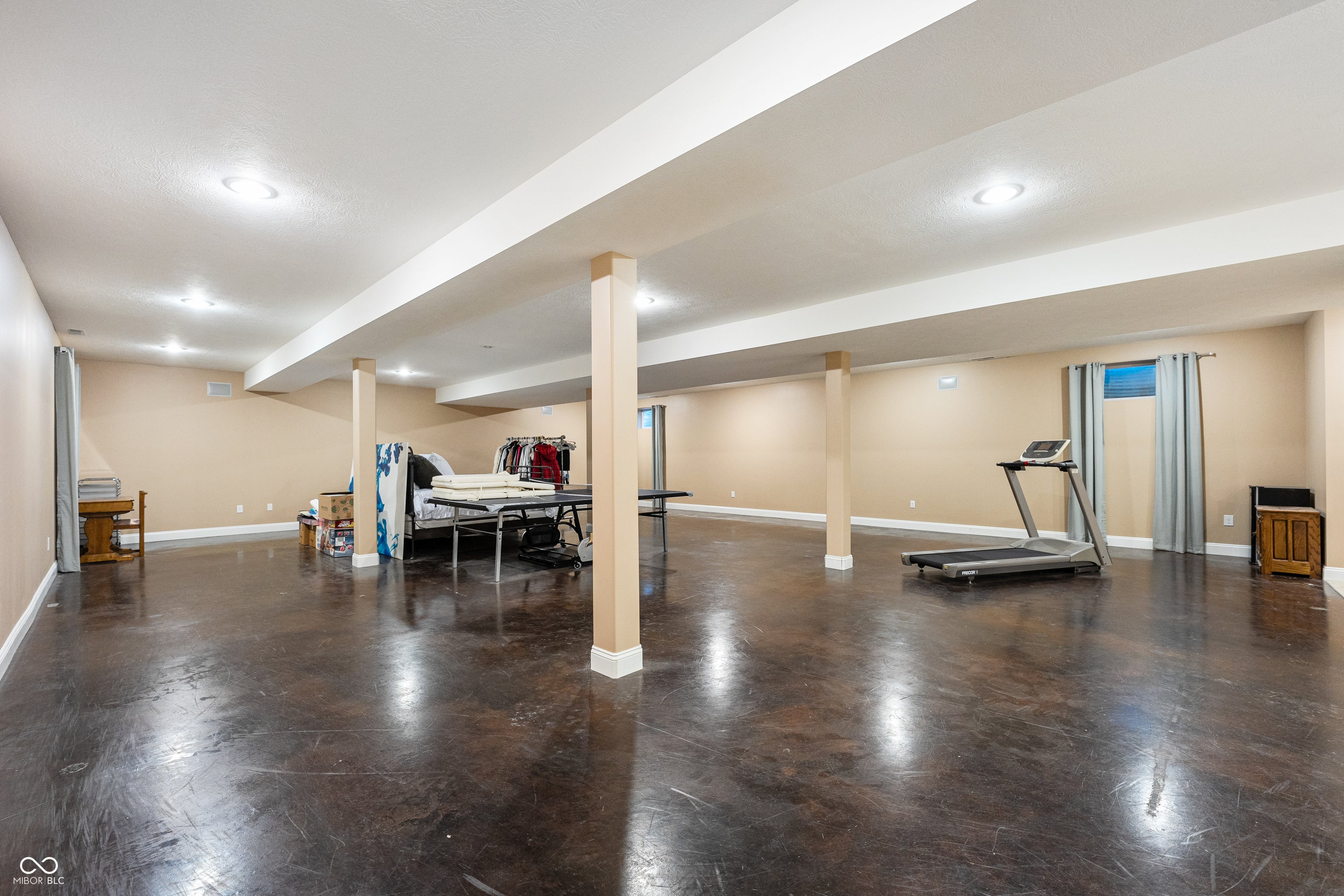 Columbus, Indiana, 47201, United States, 3 Bedrooms Bedrooms, ,3 BathroomsBathrooms,Residential,Active,1971810