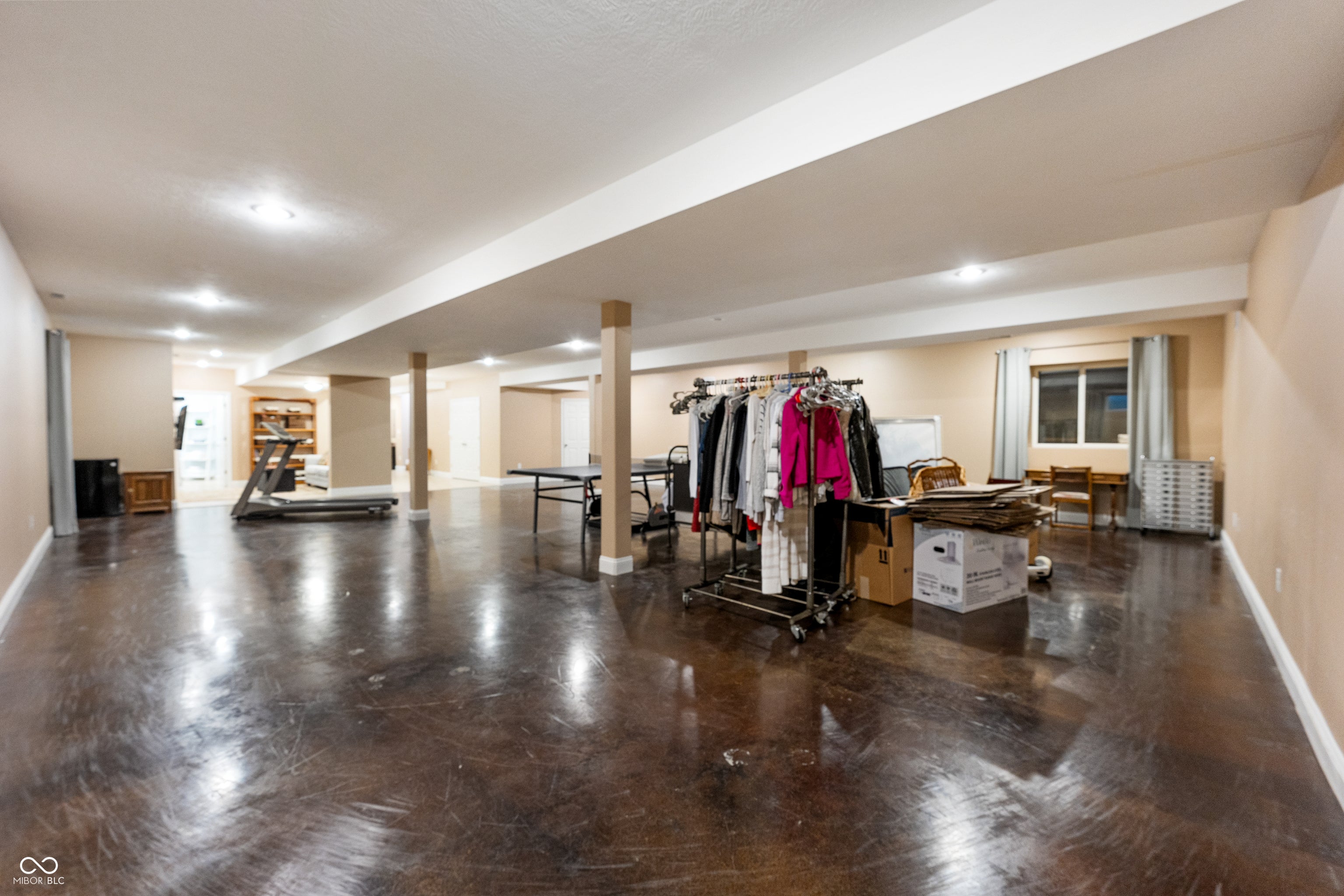 Columbus, Indiana, 47201, United States, 3 Bedrooms Bedrooms, ,3 BathroomsBathrooms,Residential,Active,1971810