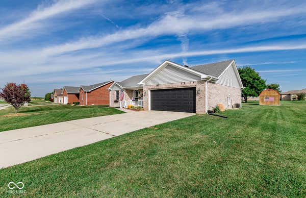 1905 GAYNELL DR, SEYMOUR, IN 47274, photo 2 of 38