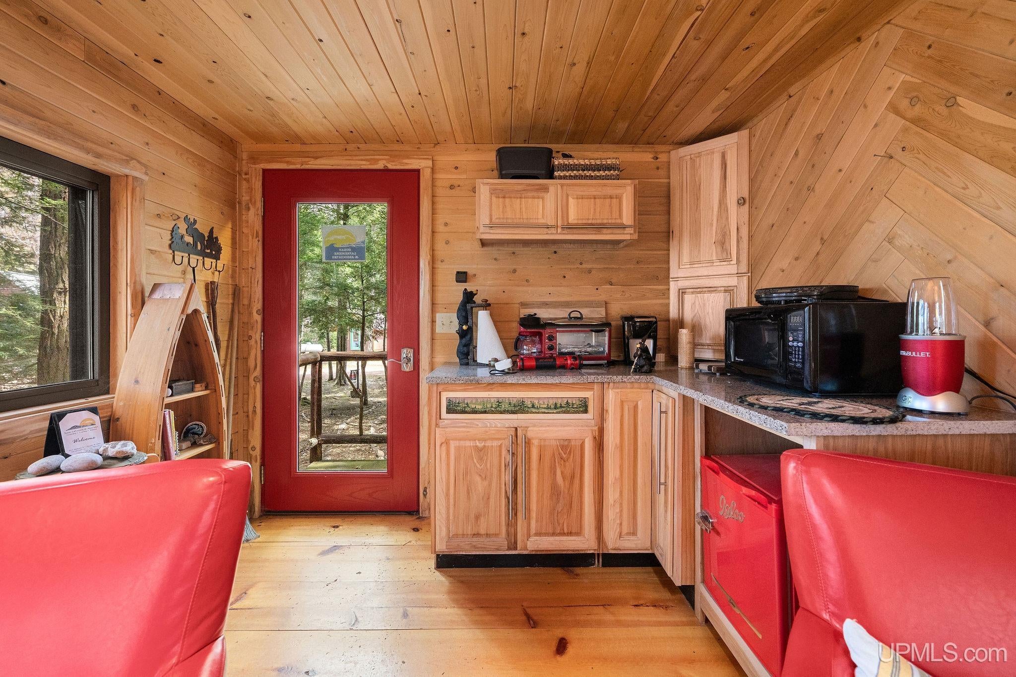 Gwinn, Michigan, 49841, United States, 3 Bedrooms Bedrooms, ,3 BathroomsBathrooms,Residential,Active,2043442
