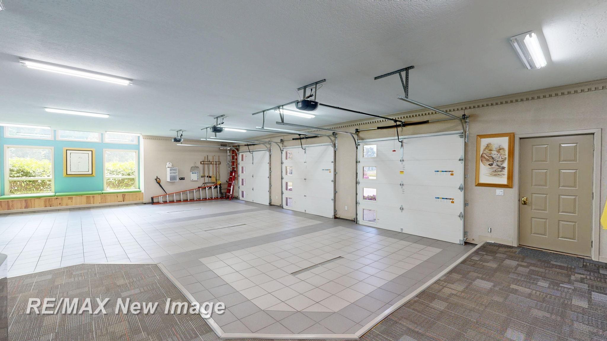 Saginaw, Michigan, 48609, United States, 3 Bedrooms Bedrooms, ,4 BathroomsBathrooms,Residential,Active,1894554